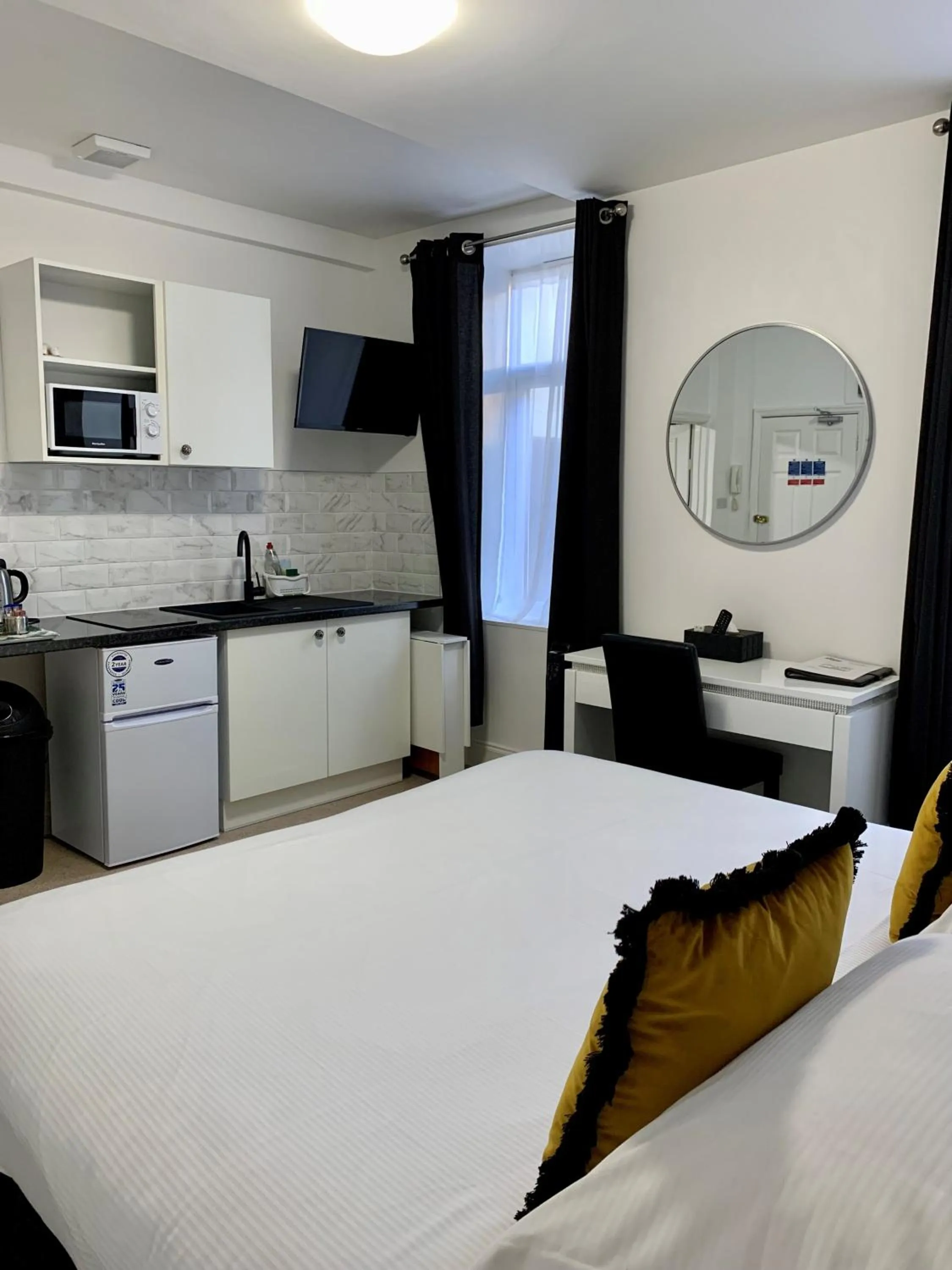 Bedroom, Bed in Sarum Apart-Hotel