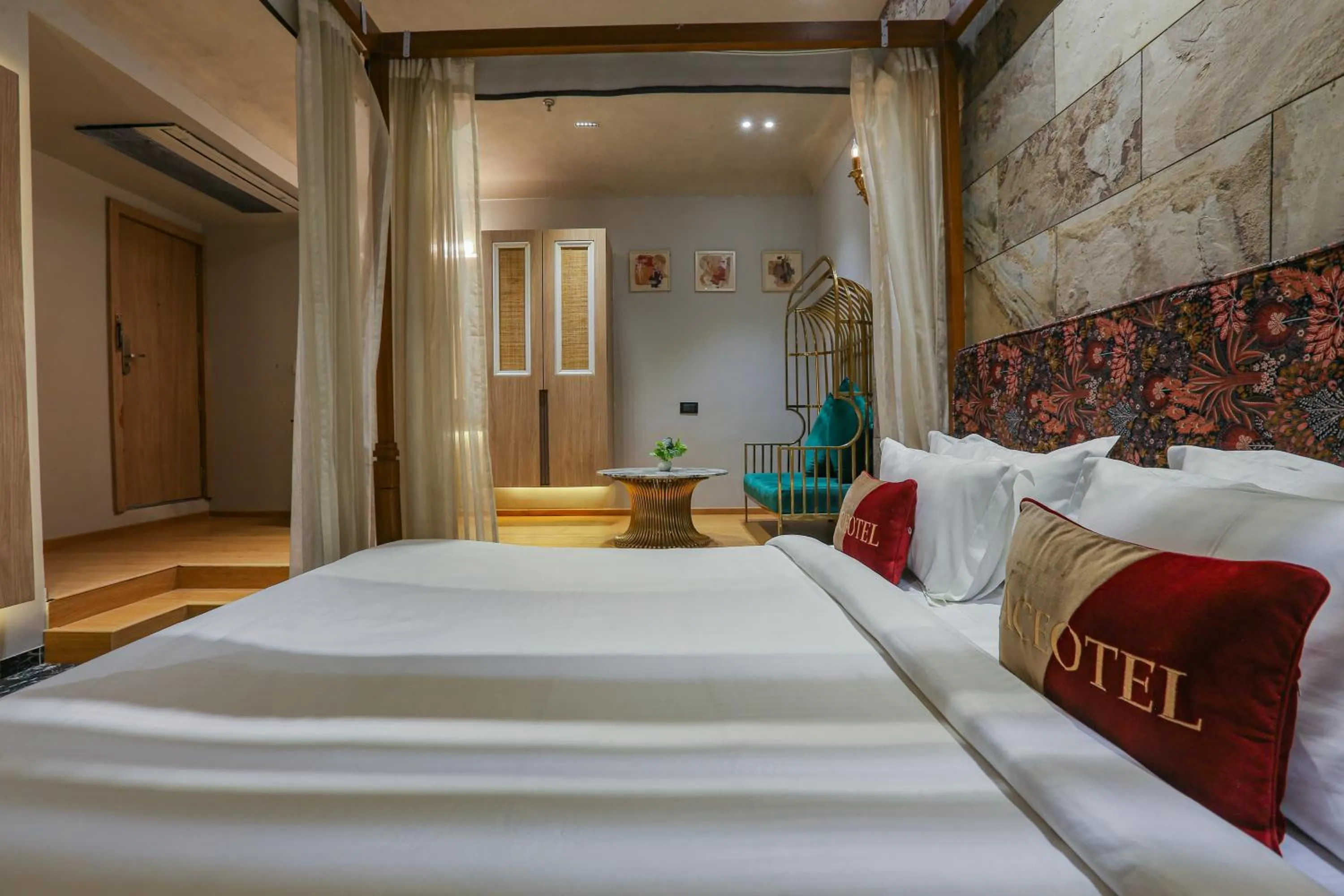 Photo of the whole room, Bed in Aceotel Select Aria, Bhopal -A Luxury Boutique Hotel