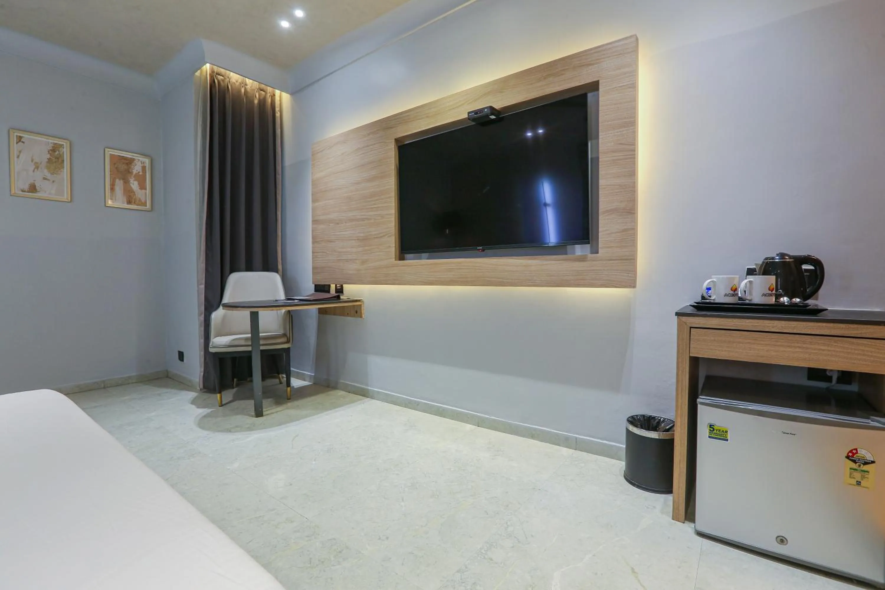 TV and multimedia, Bed in Aceotel Select Aria, Bhopal -A Luxury Boutique Hotel