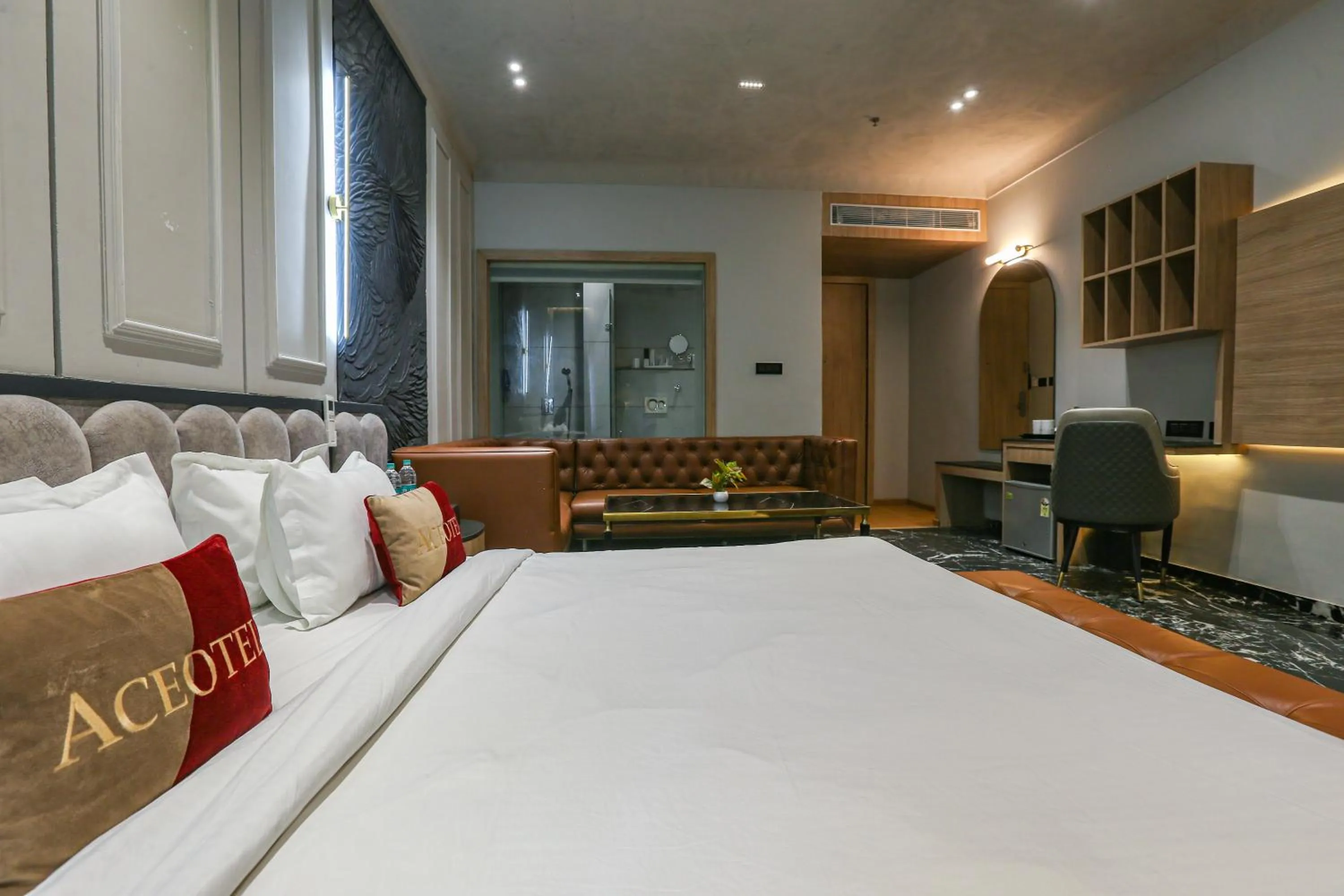Photo of the whole room, Bed in Aceotel Select Aria, Bhopal -A Luxury Boutique Hotel