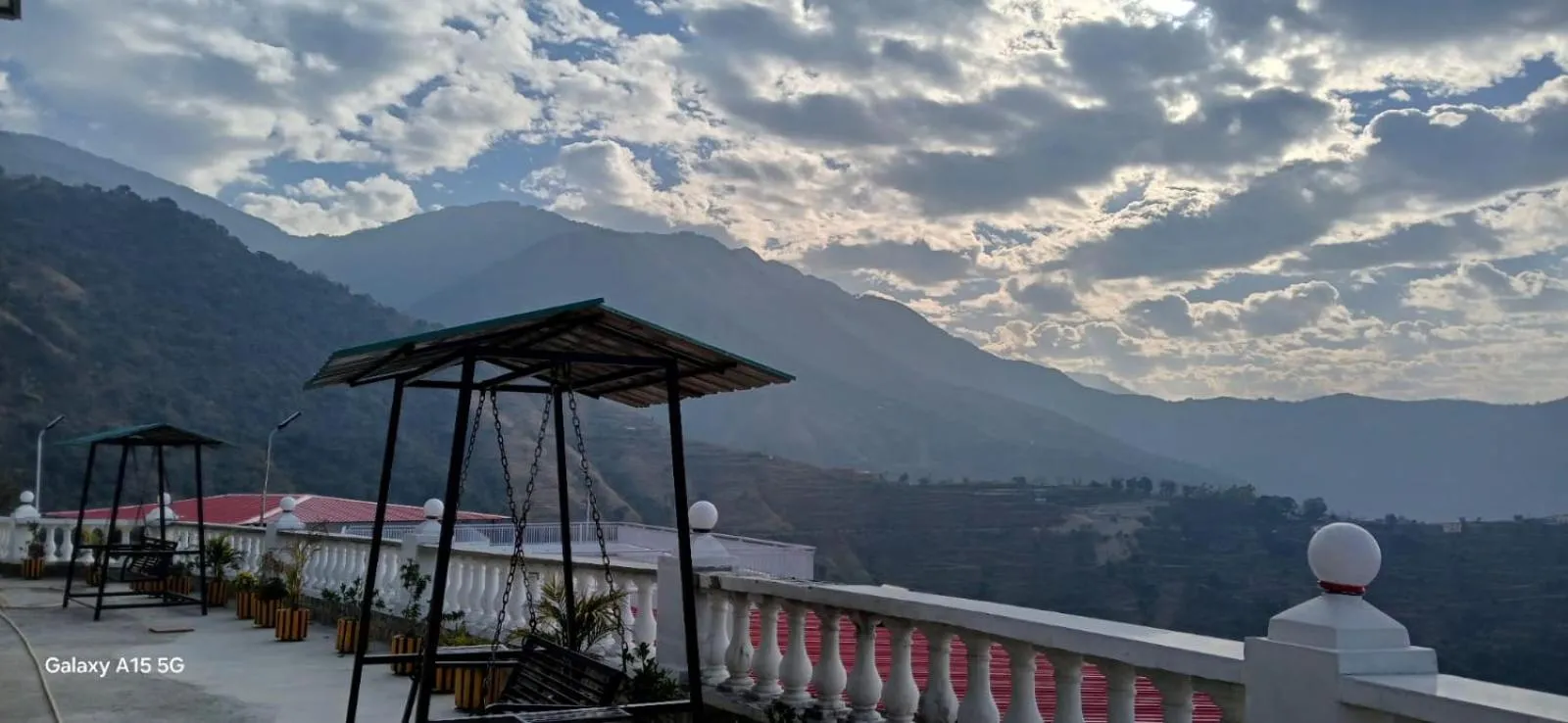 Mountain view in Paatli Fort Estate Resort