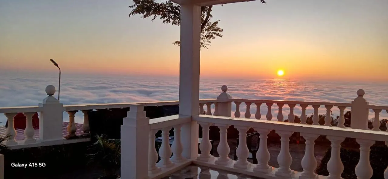 Sunset in Paatli Fort Estate Resort