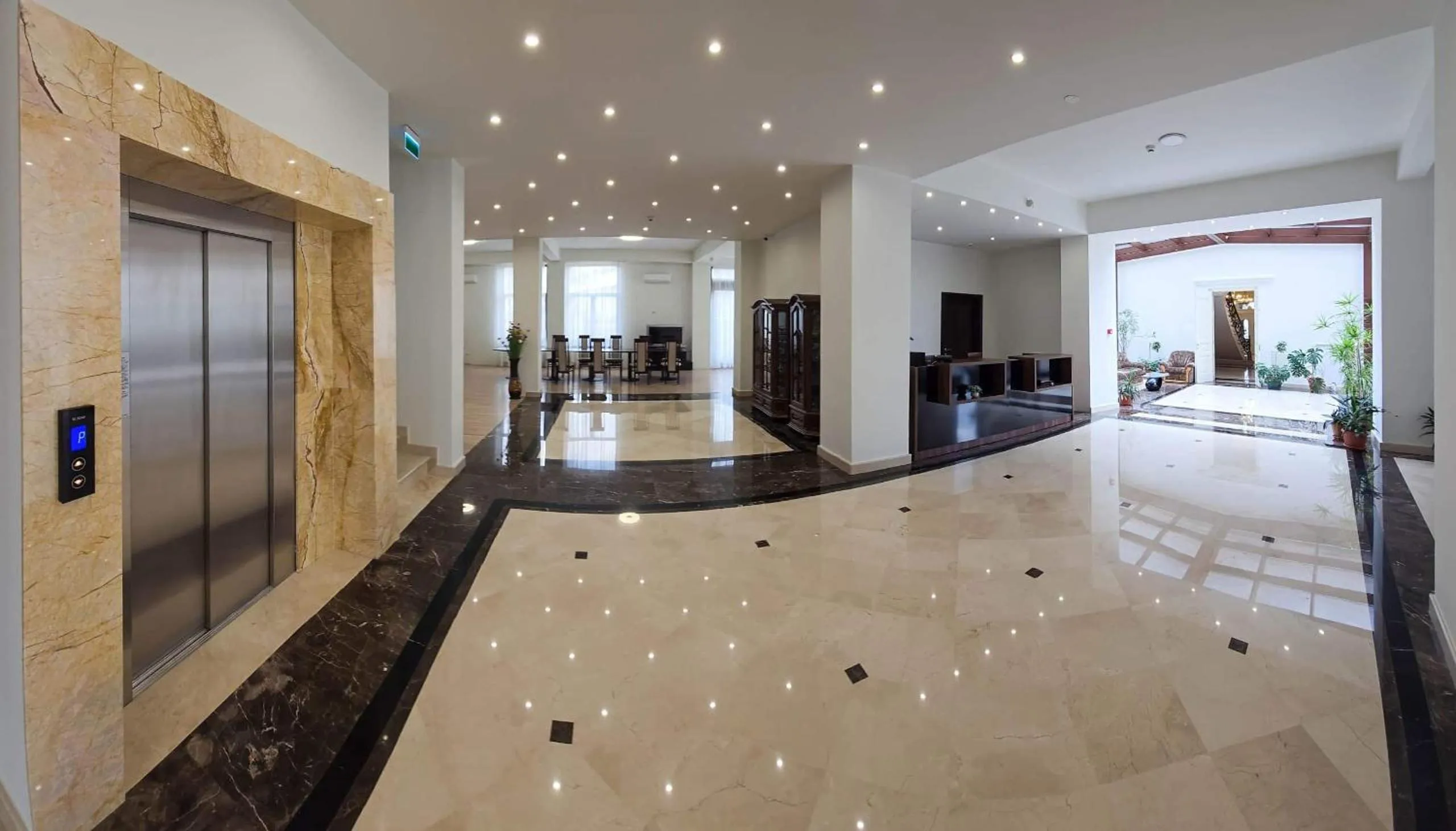 elevator in Green Park Boutique Hotel