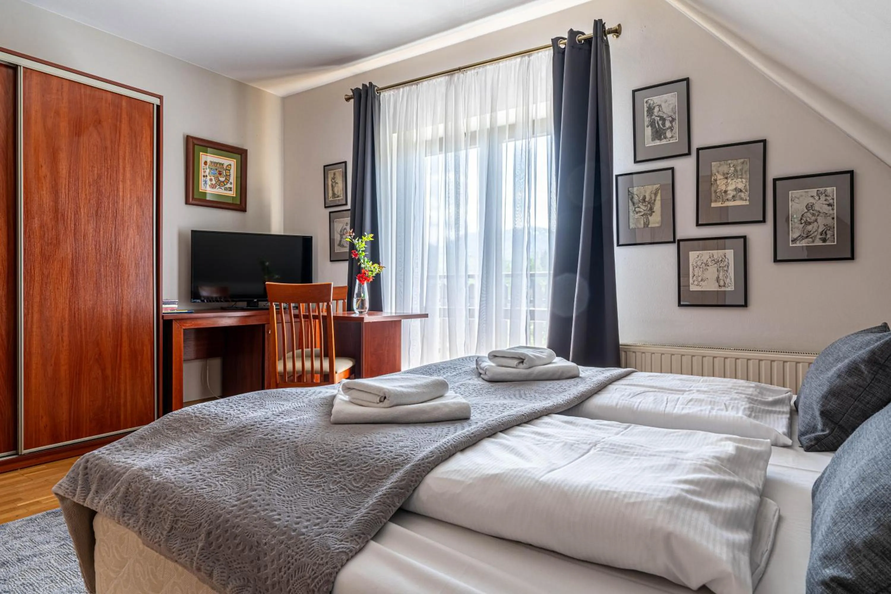 Bed in Willa Serafin-basen, sauny i jacuzzi w Willa Baciarka dodatkowo płatne