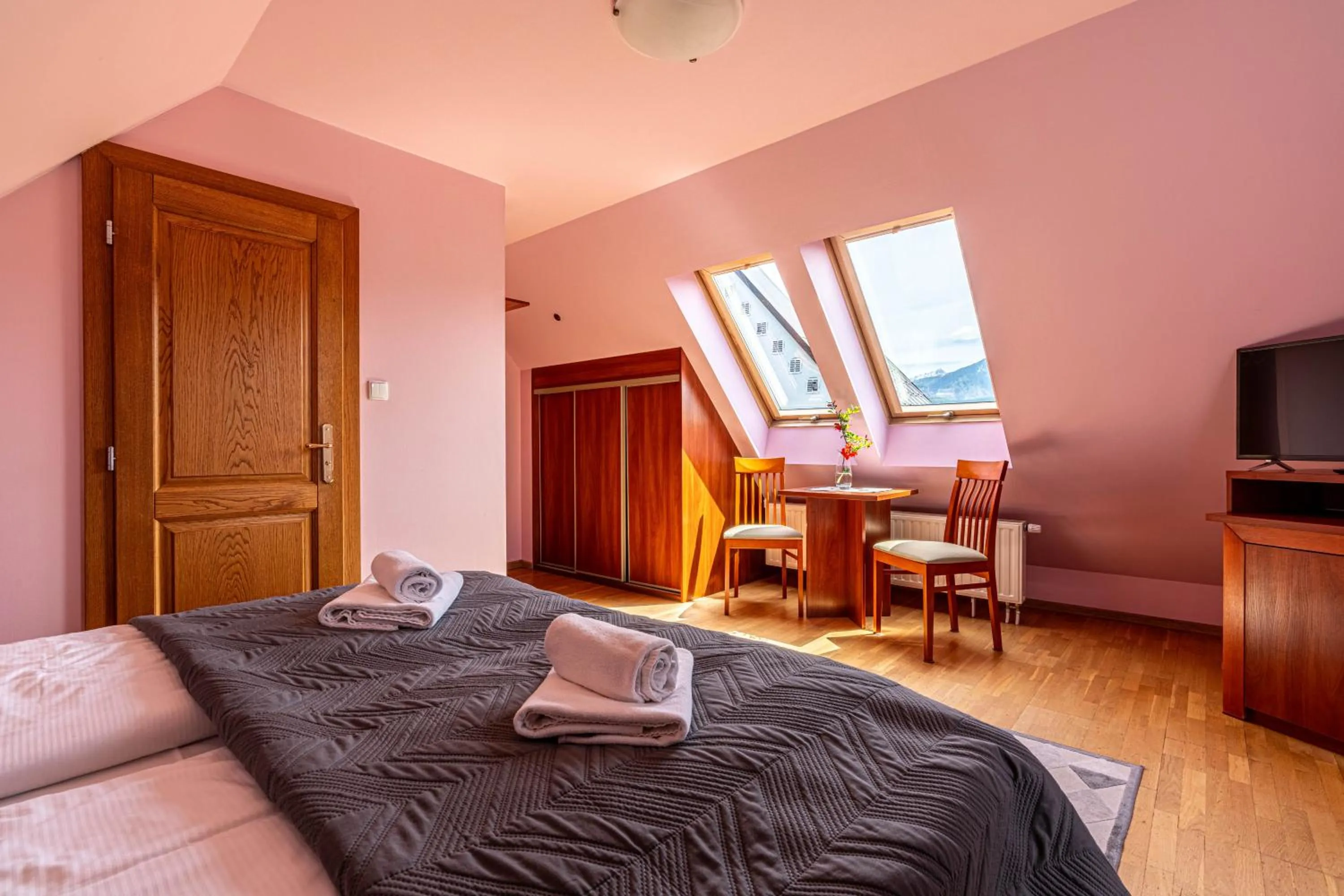 Bed in Willa Serafin-basen, sauny i jacuzzi w Willa Baciarka dodatkowo płatne