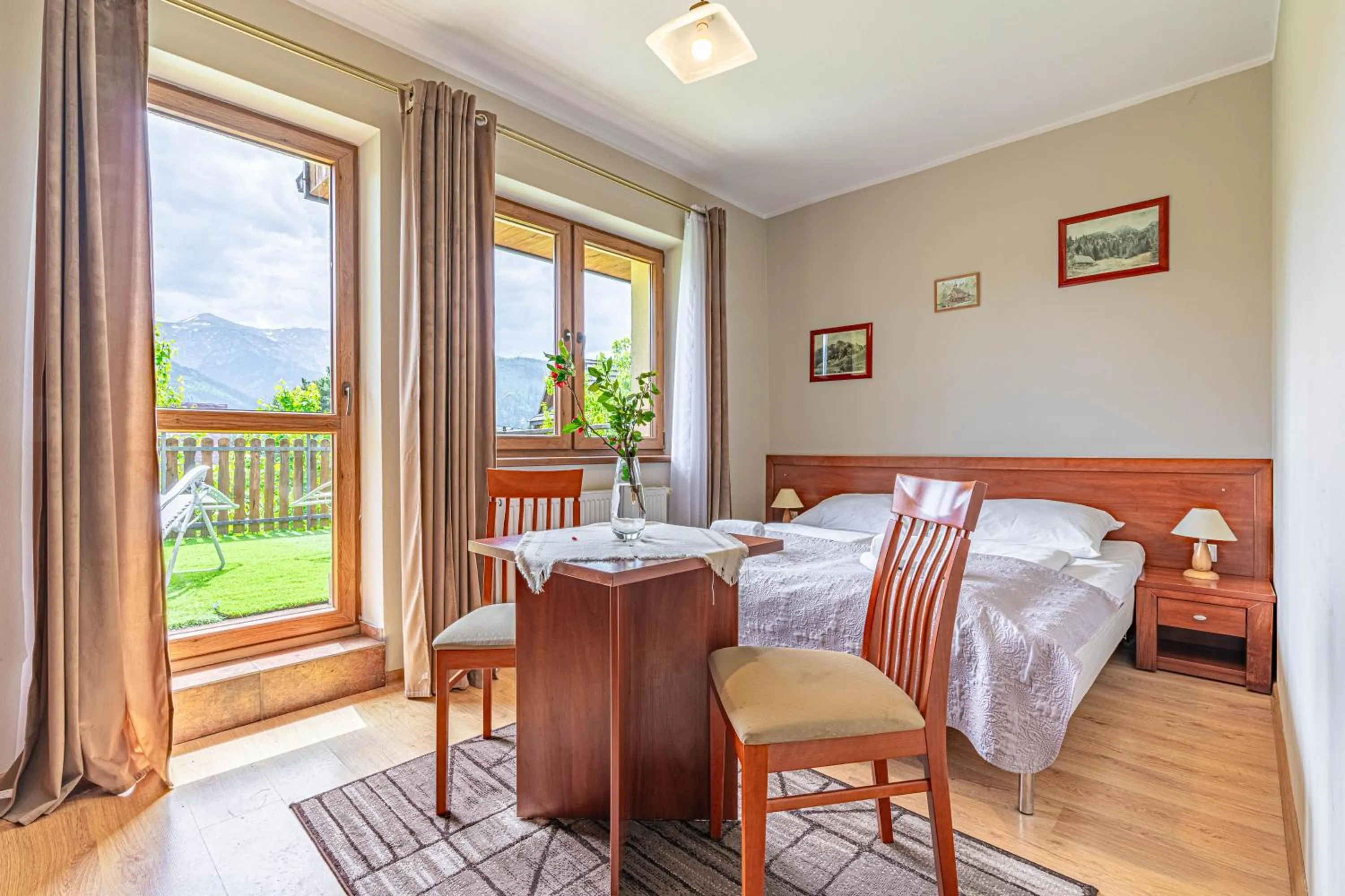 Bed in Willa Serafin-basen, sauny i jacuzzi w Willa Baciarka dodatkowo płatne