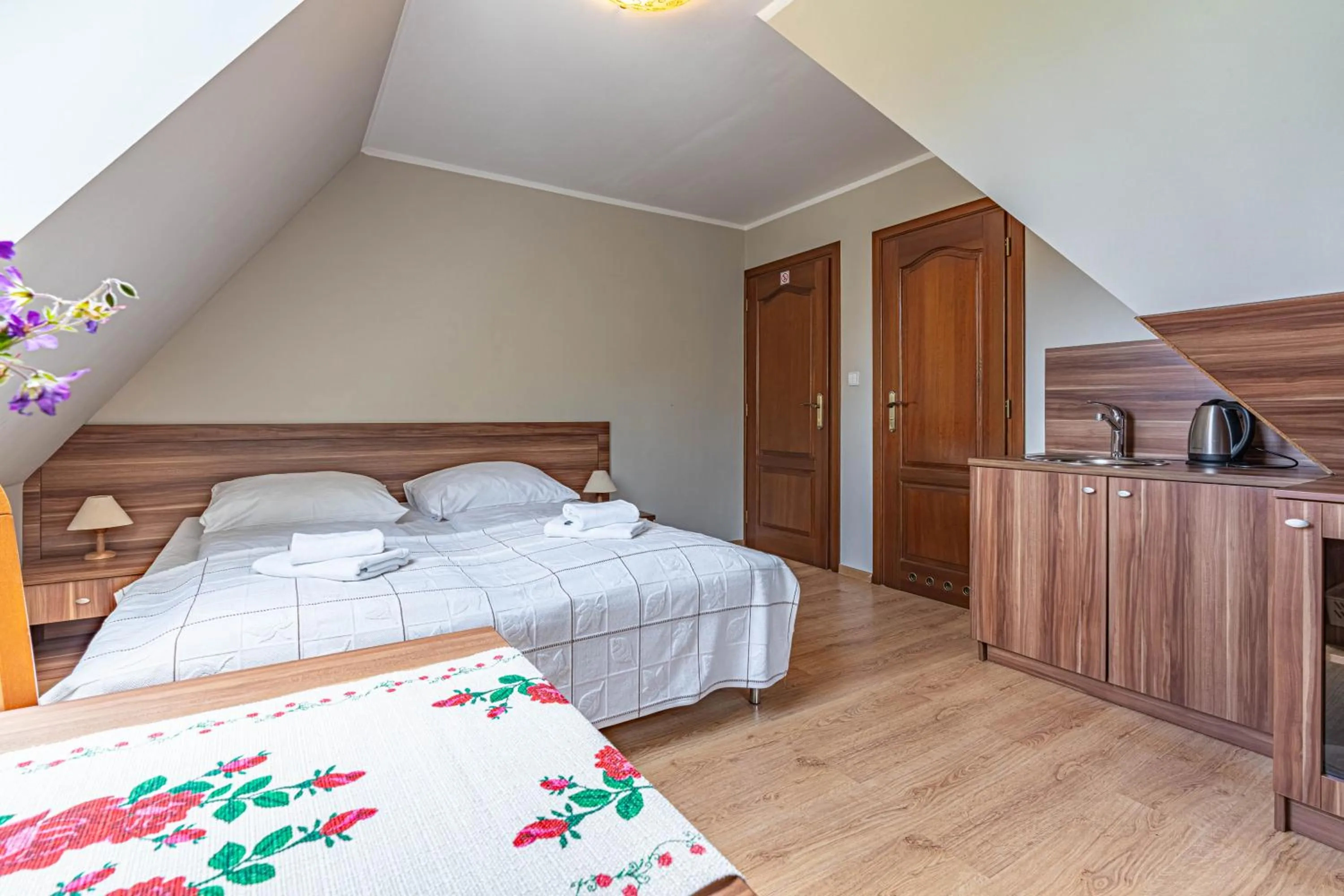 Bed in Willa Serafin-basen, sauny i jacuzzi w Willa Baciarka dodatkowo płatne