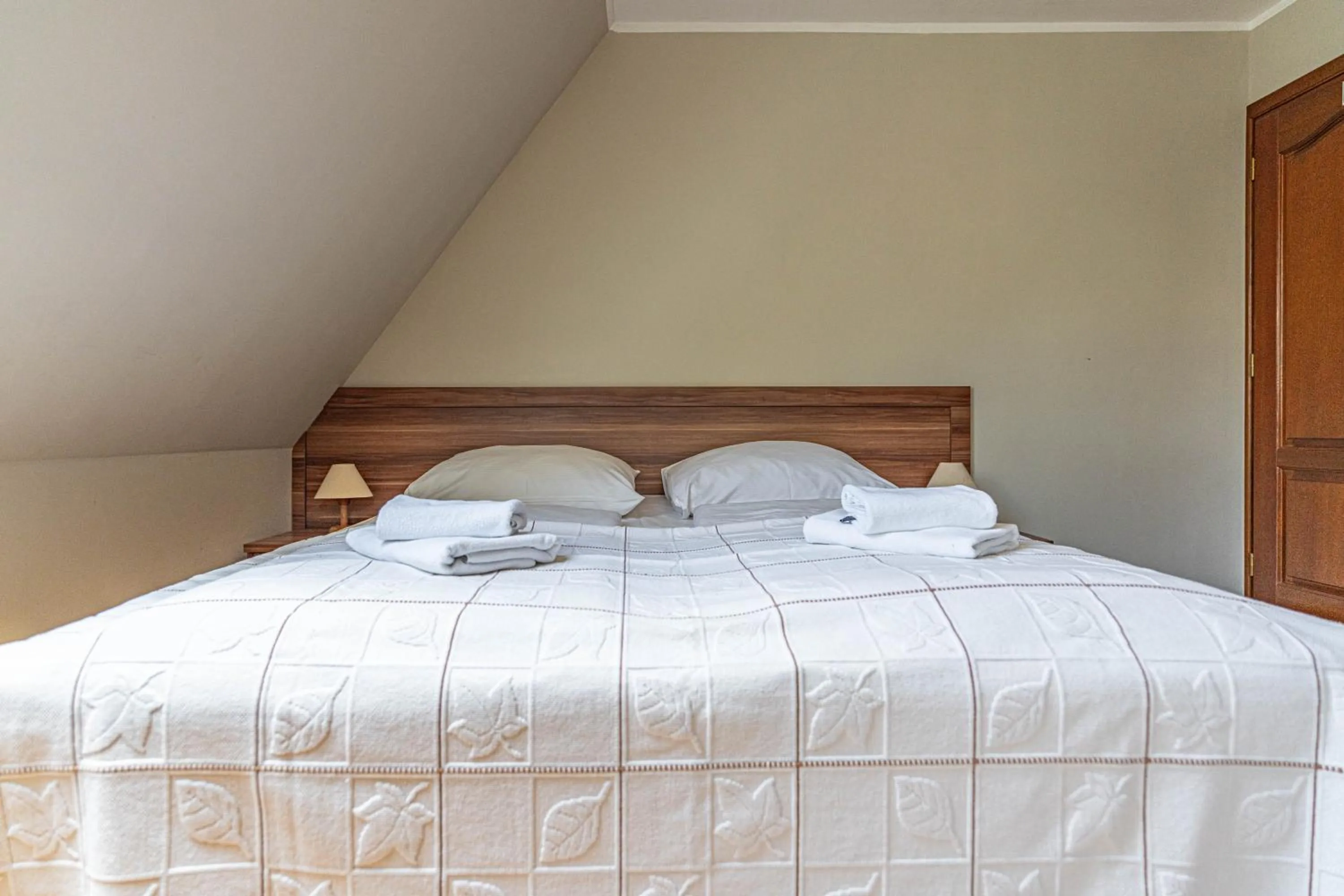 Bed in Willa Serafin-basen, sauny i jacuzzi w Willa Baciarka dodatkowo płatne