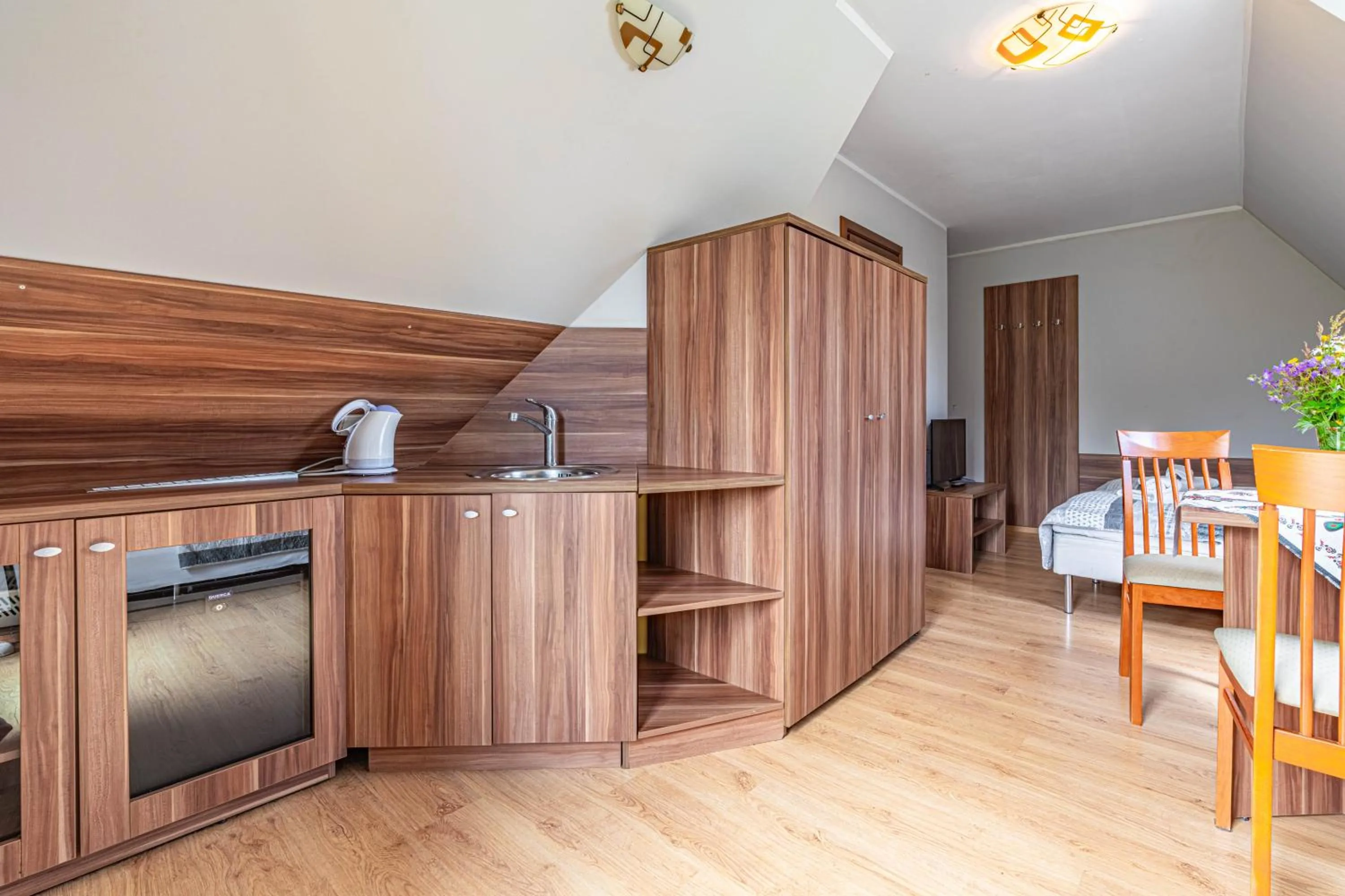 Kitchen or kitchenette in Willa Serafin-basen, sauny i jacuzzi w Willa Baciarka dodatkowo płatne