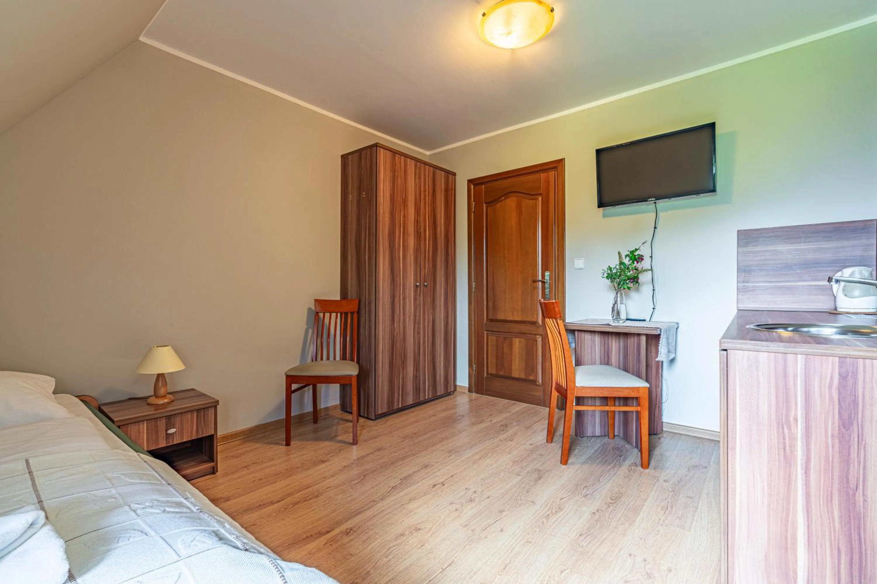 Kitchen or kitchenette in Willa Serafin-basen, sauny i jacuzzi w Willa Baciarka dodatkowo płatne