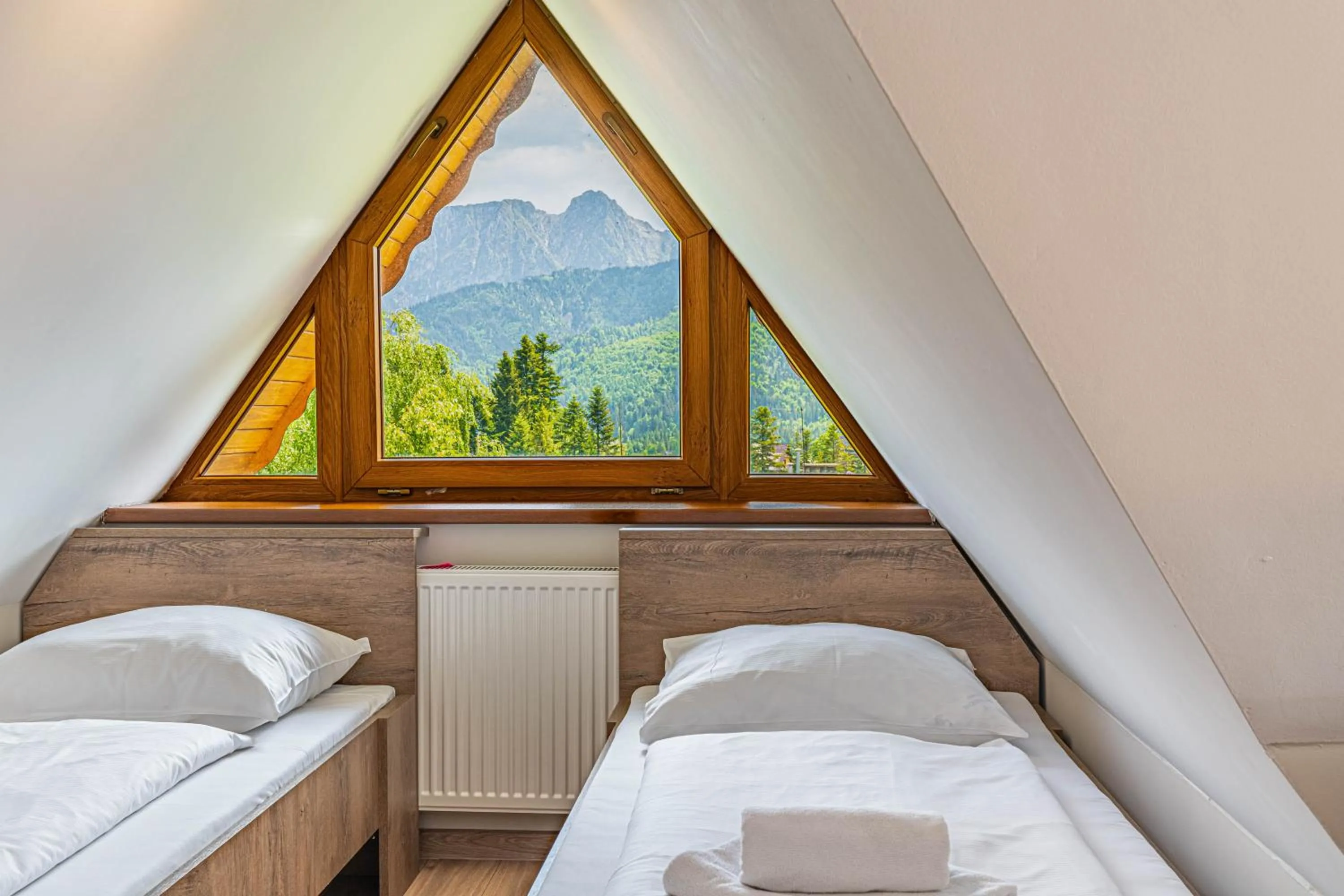 Bed in Willa Serafin-basen, sauny i jacuzzi w Willa Baciarka dodatkowo płatne