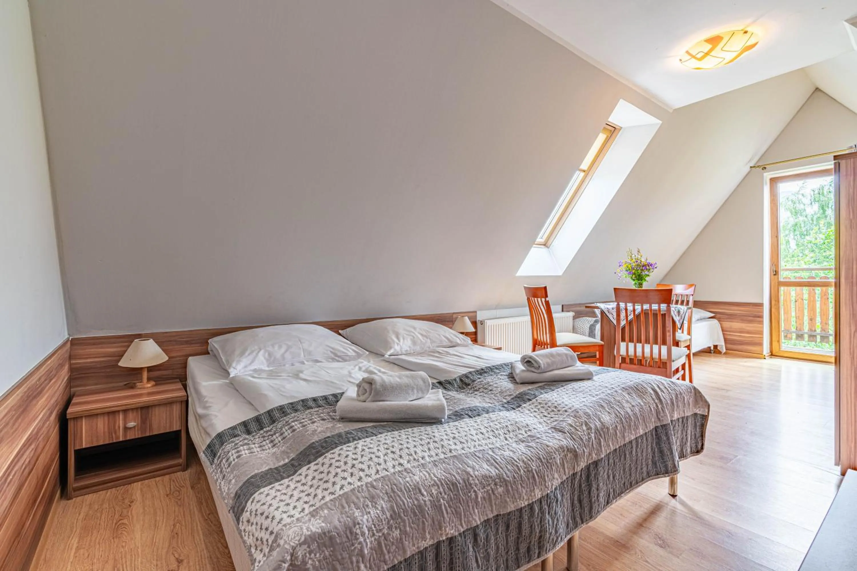 Bed in Willa Serafin-basen, sauny i jacuzzi w Willa Baciarka dodatkowo płatne