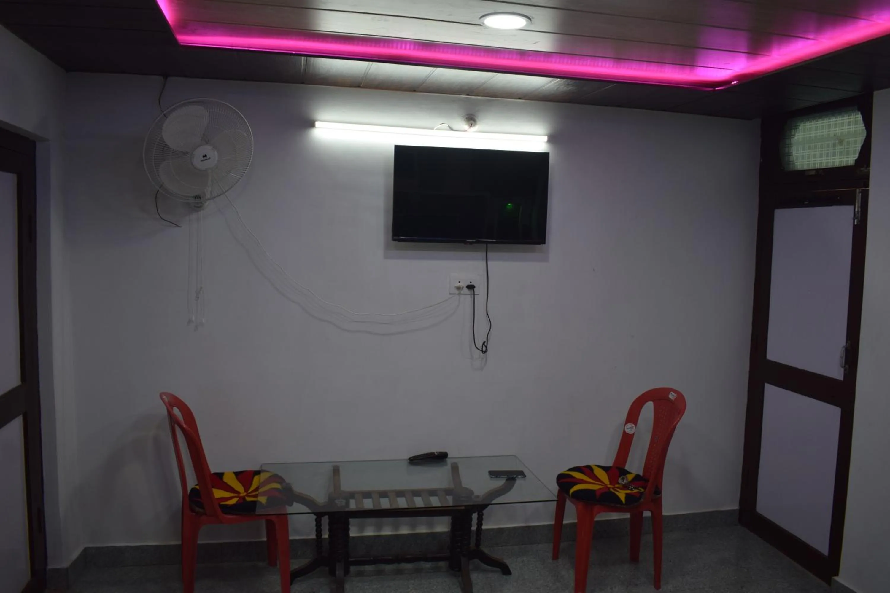 Restaurant/places to eat in Green valley homestay