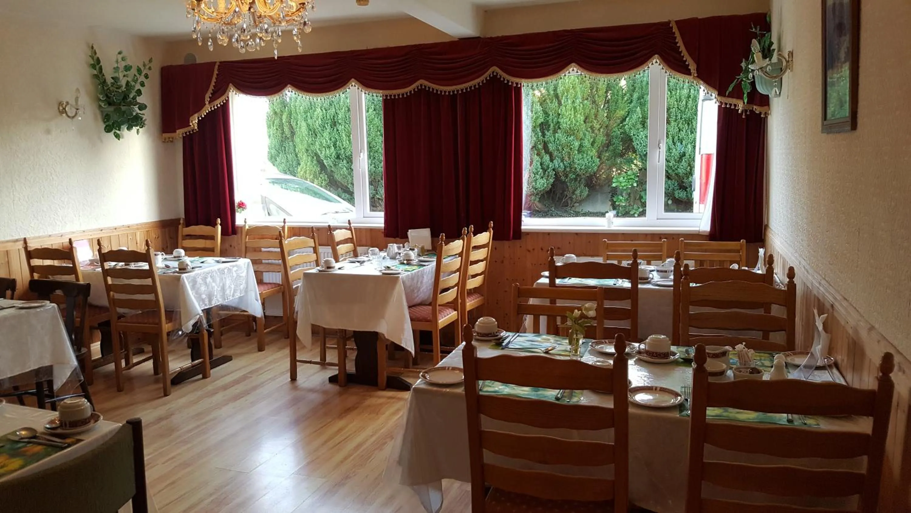 Restaurant/places to eat in Divine Mercy B&B