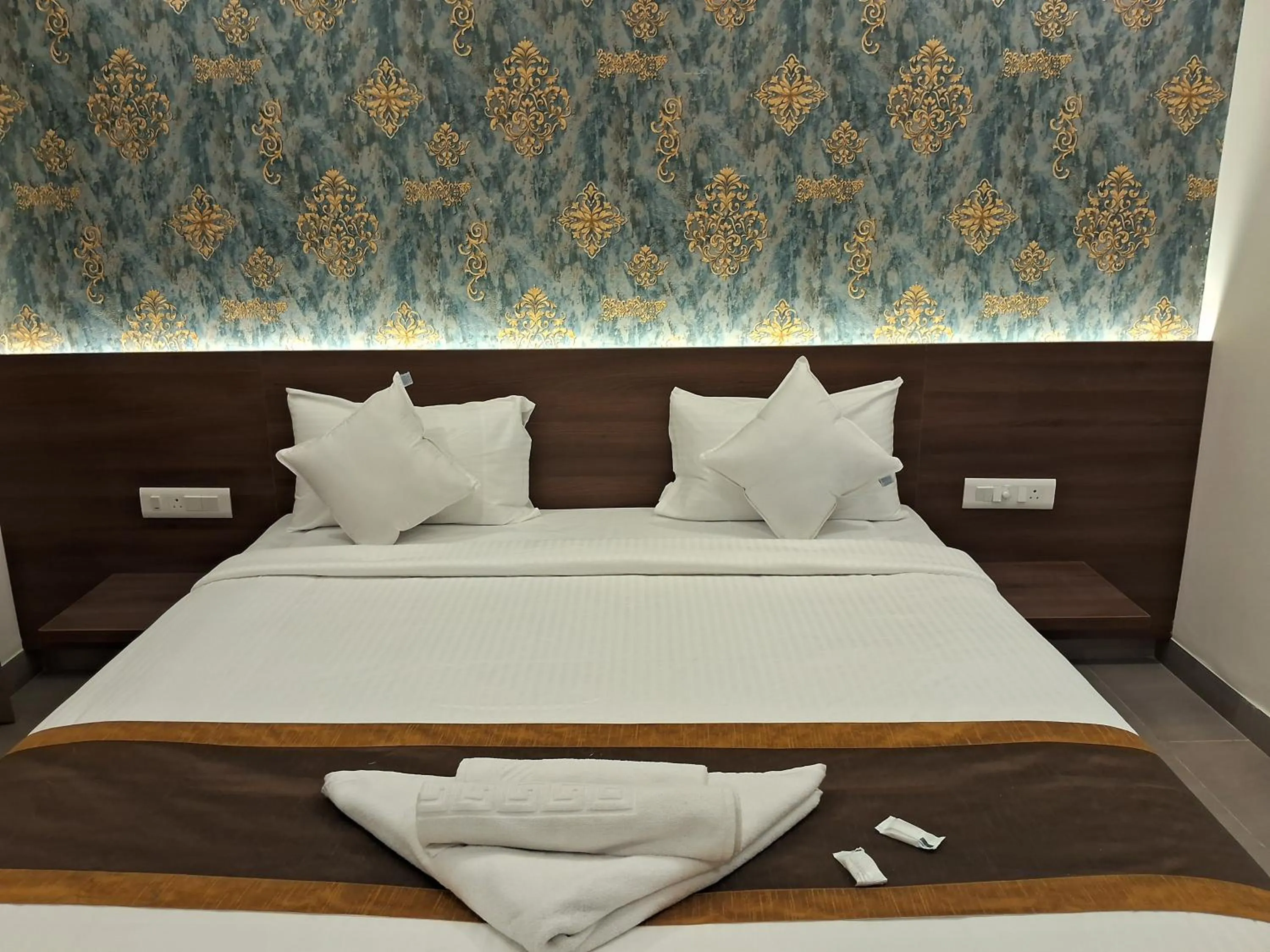 Bed in Globus Hotel by Silicon Hearth