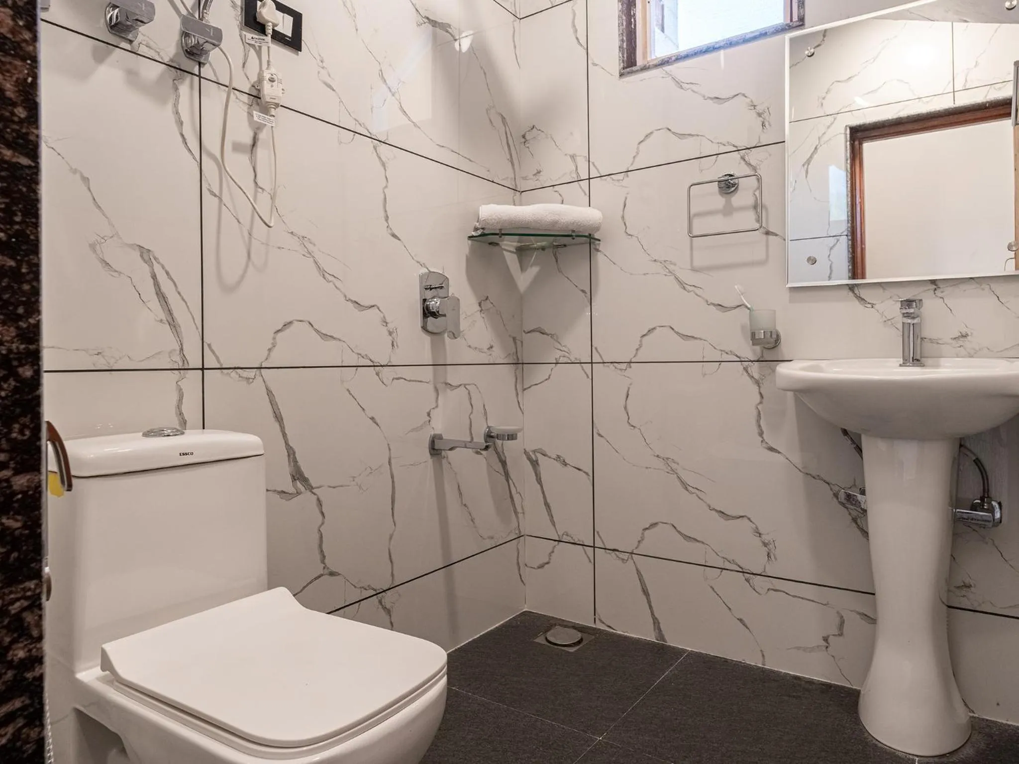 Bathroom in Moustache Srinagar