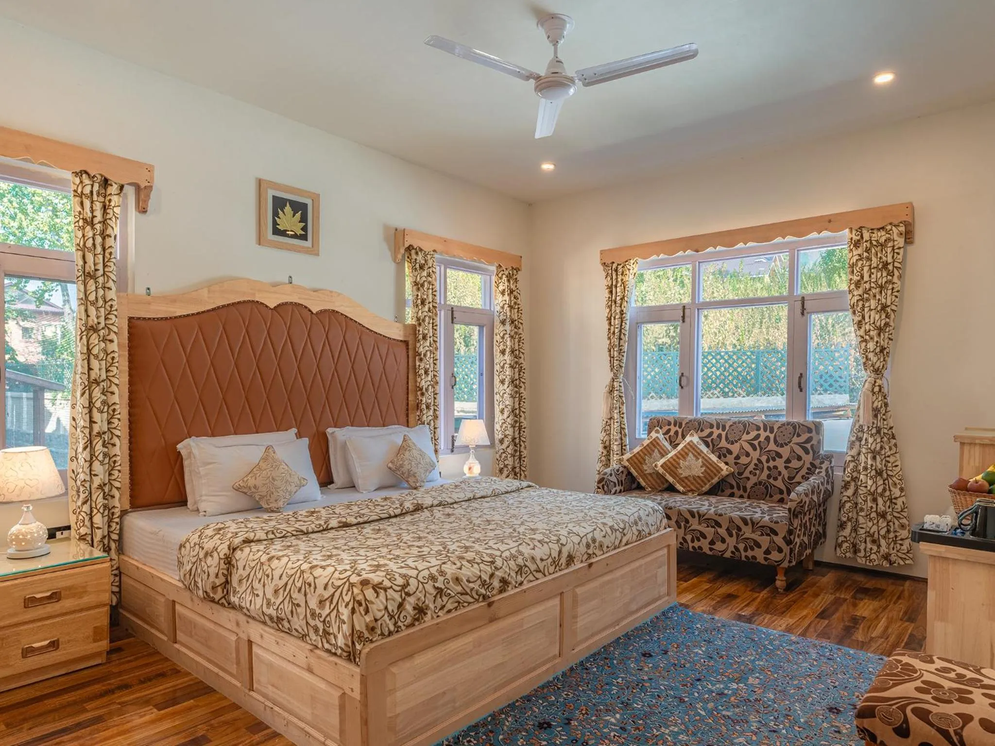 Photo of the whole room, Bed in Moustache Srinagar