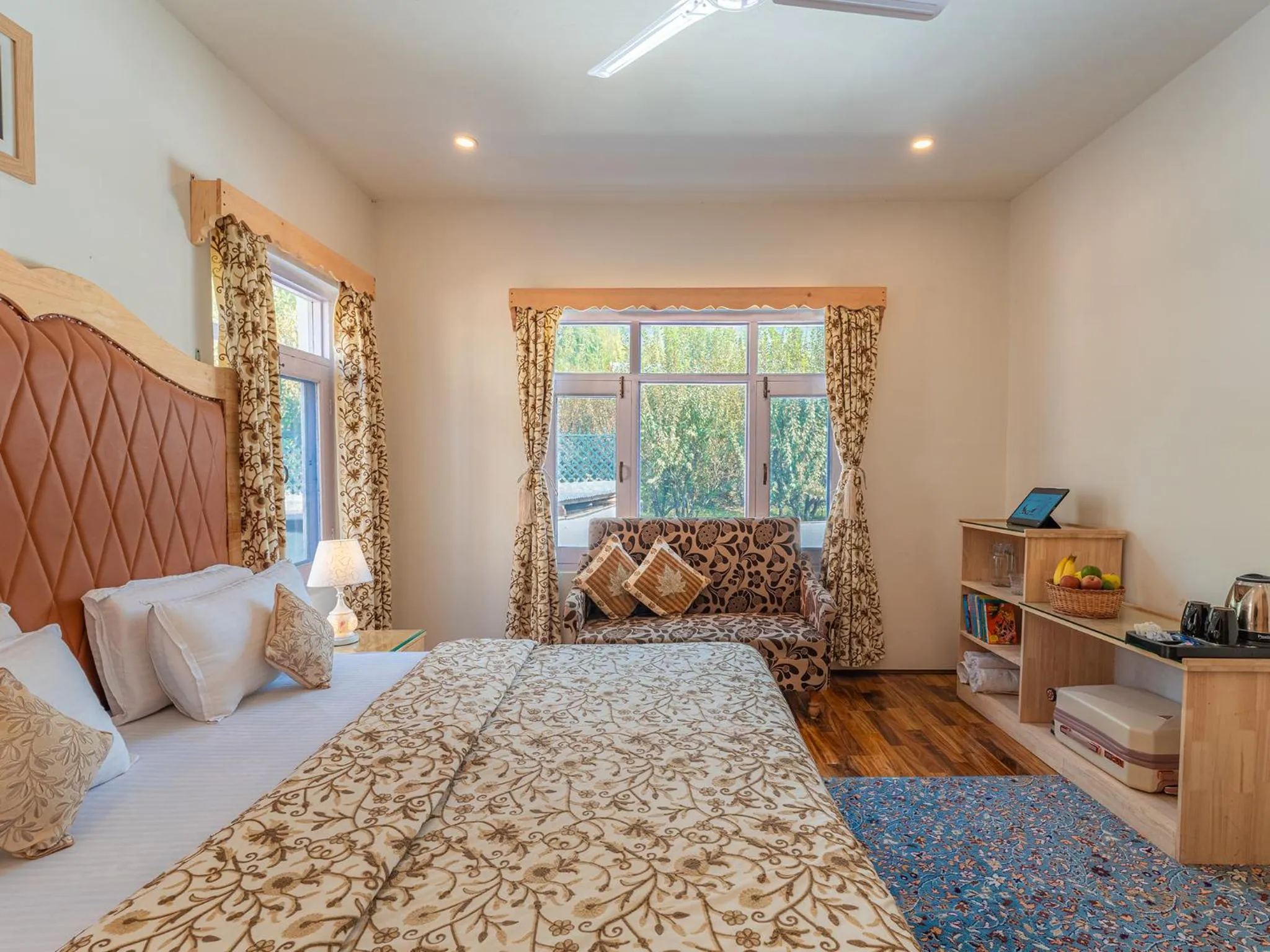 Photo of the whole room, Bed in Moustache Srinagar