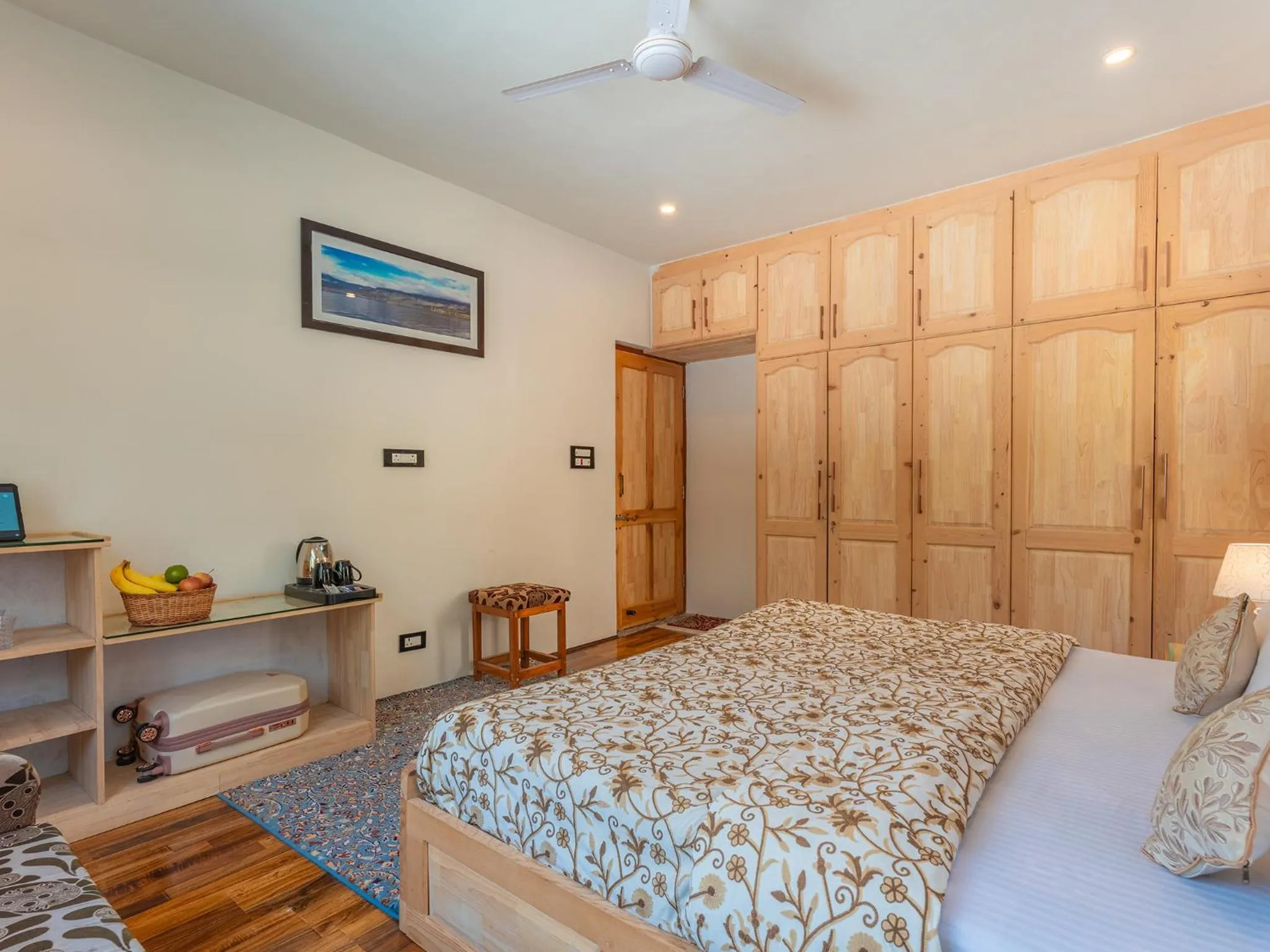 Photo of the whole room, Bed in Moustache Srinagar