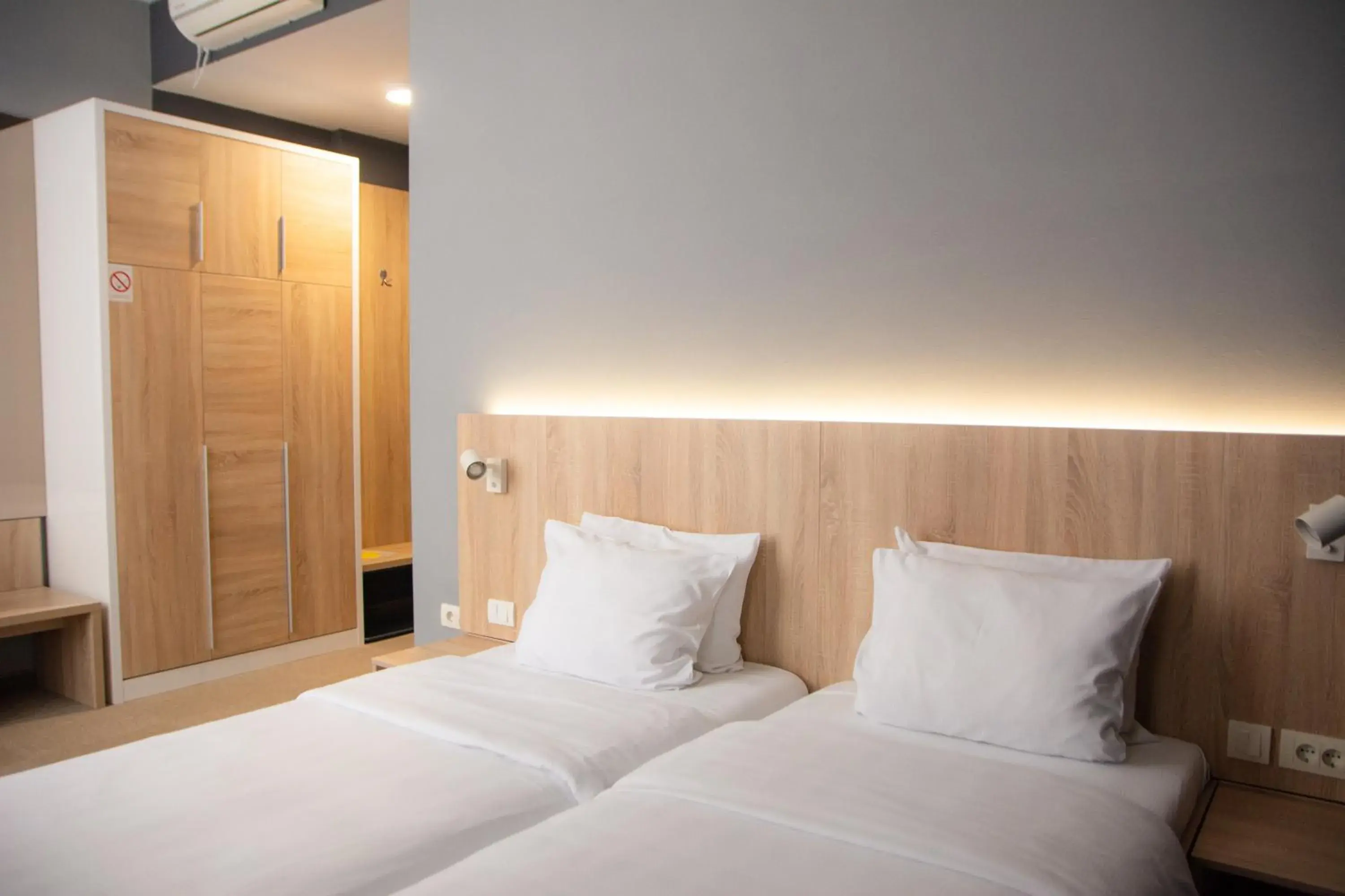 Superior Twin Room in Olivia Rooms Superior Twin Room in Olivia Rooms