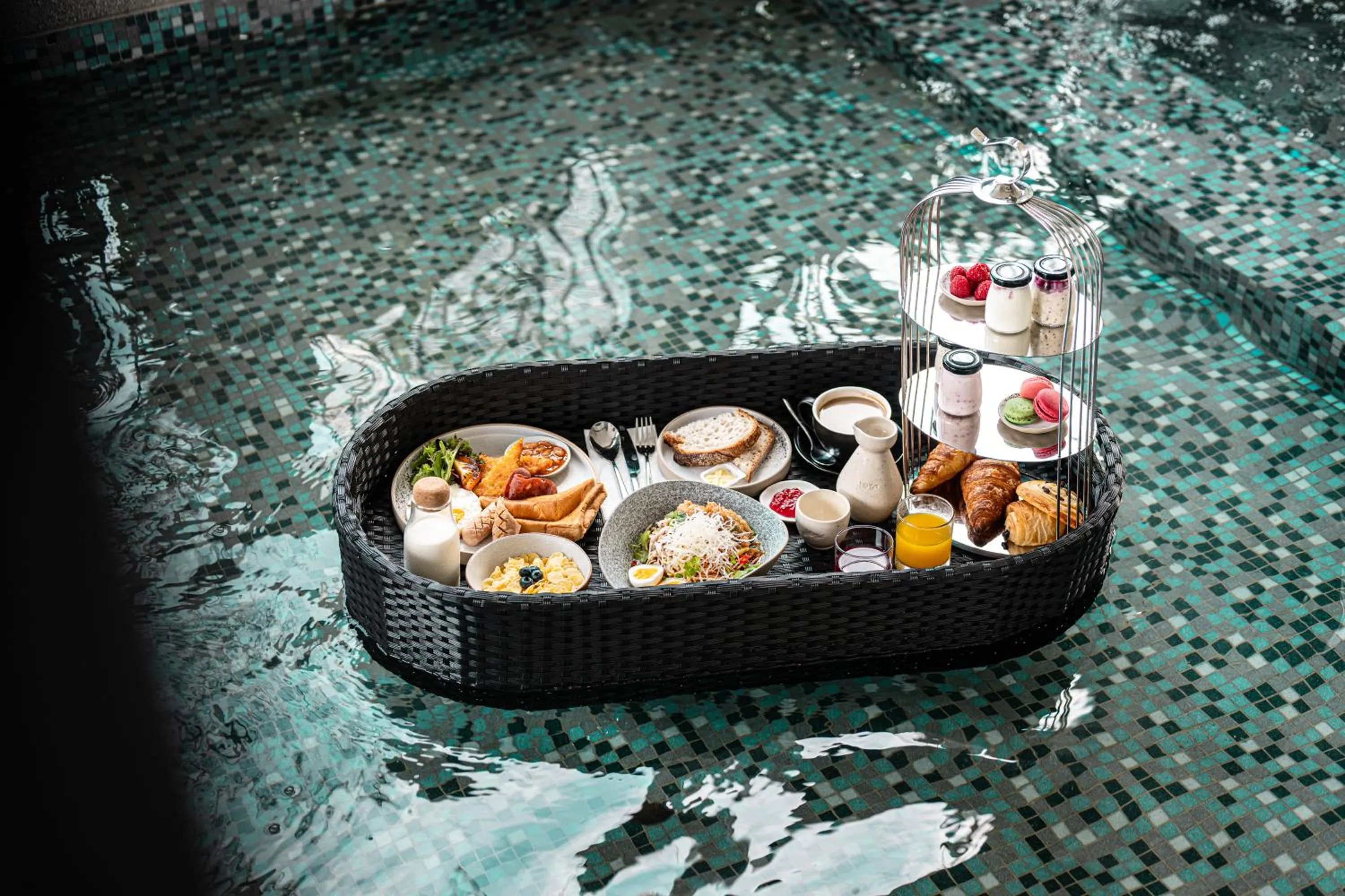 Dining area in Lloyd's Inn Kuala Lumpur
