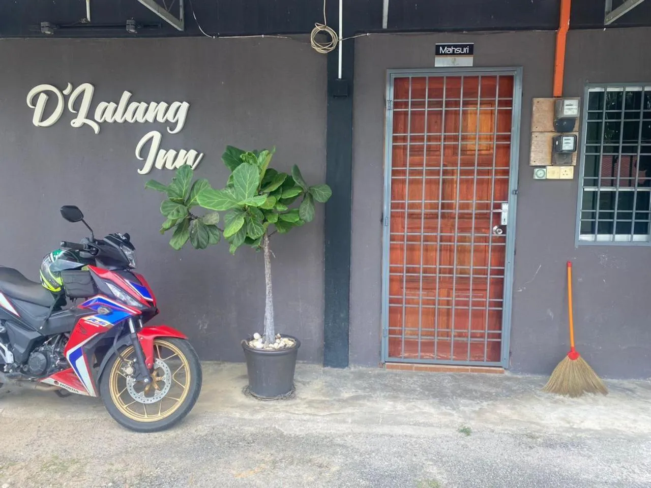 Bedroom in OYO 90910 Homestay D Lalang Inn
