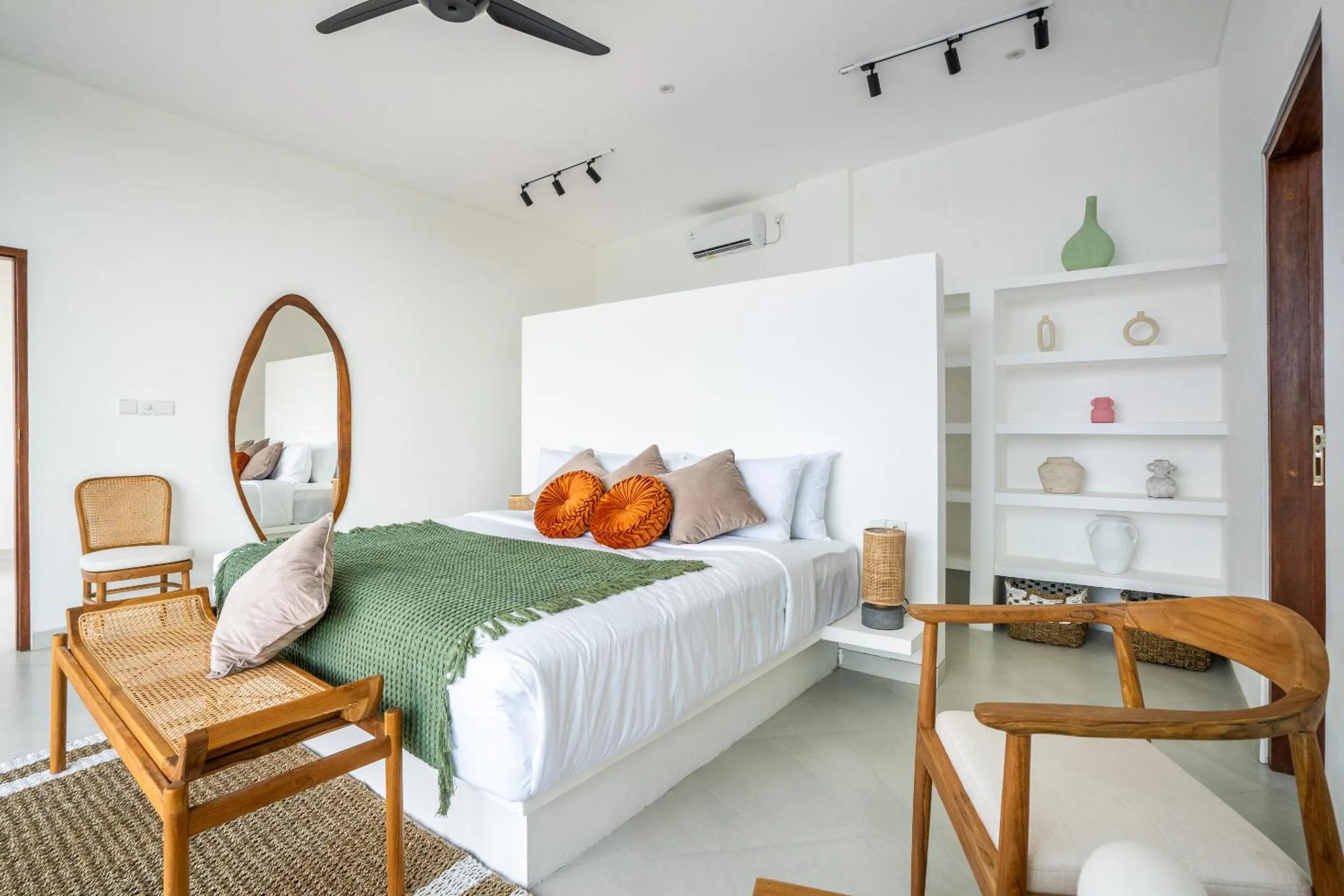 Bed in Villa Ozkar - Elegant 3-Bedroom Villa with Pool & Sunset Terrace