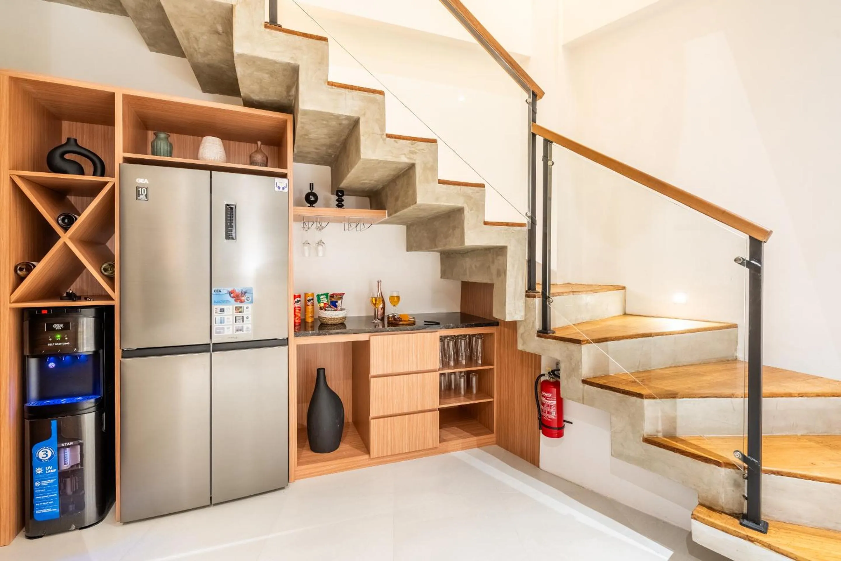 Kitchen or kitchenette in Villa Ozkar - Elegant 3-Bedroom Villa with Pool & Sunset Terrace