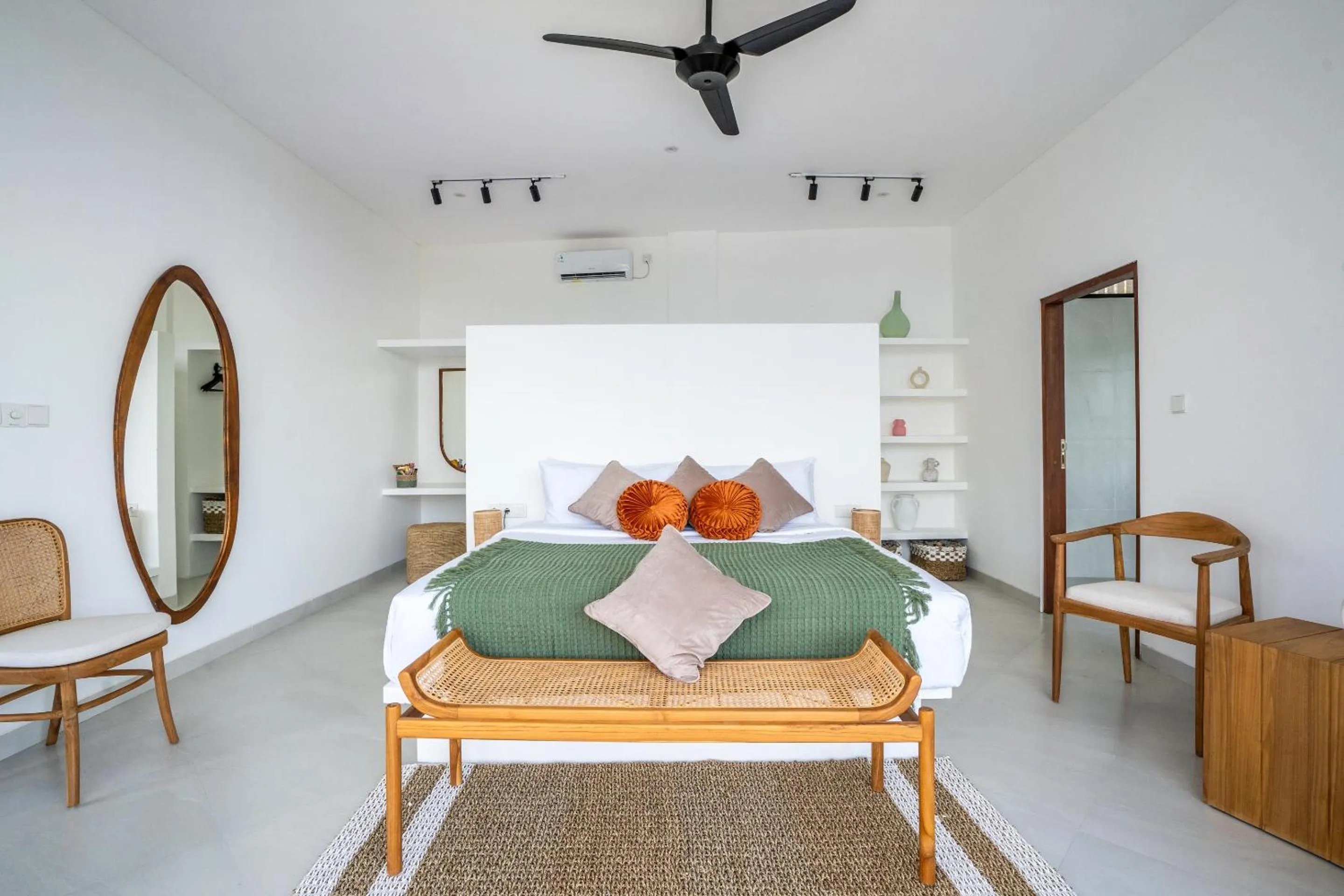 Bed in Villa Ozkar - Elegant 3-Bedroom Villa with Pool & Sunset Terrace