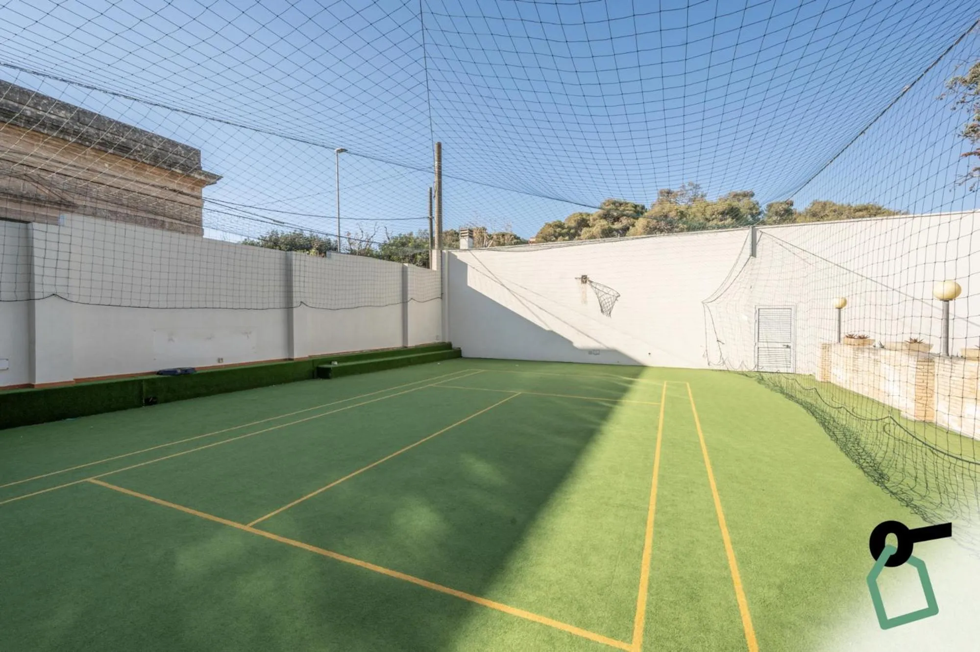 Tennis court in HOTIDAY Leuca Lungomare
