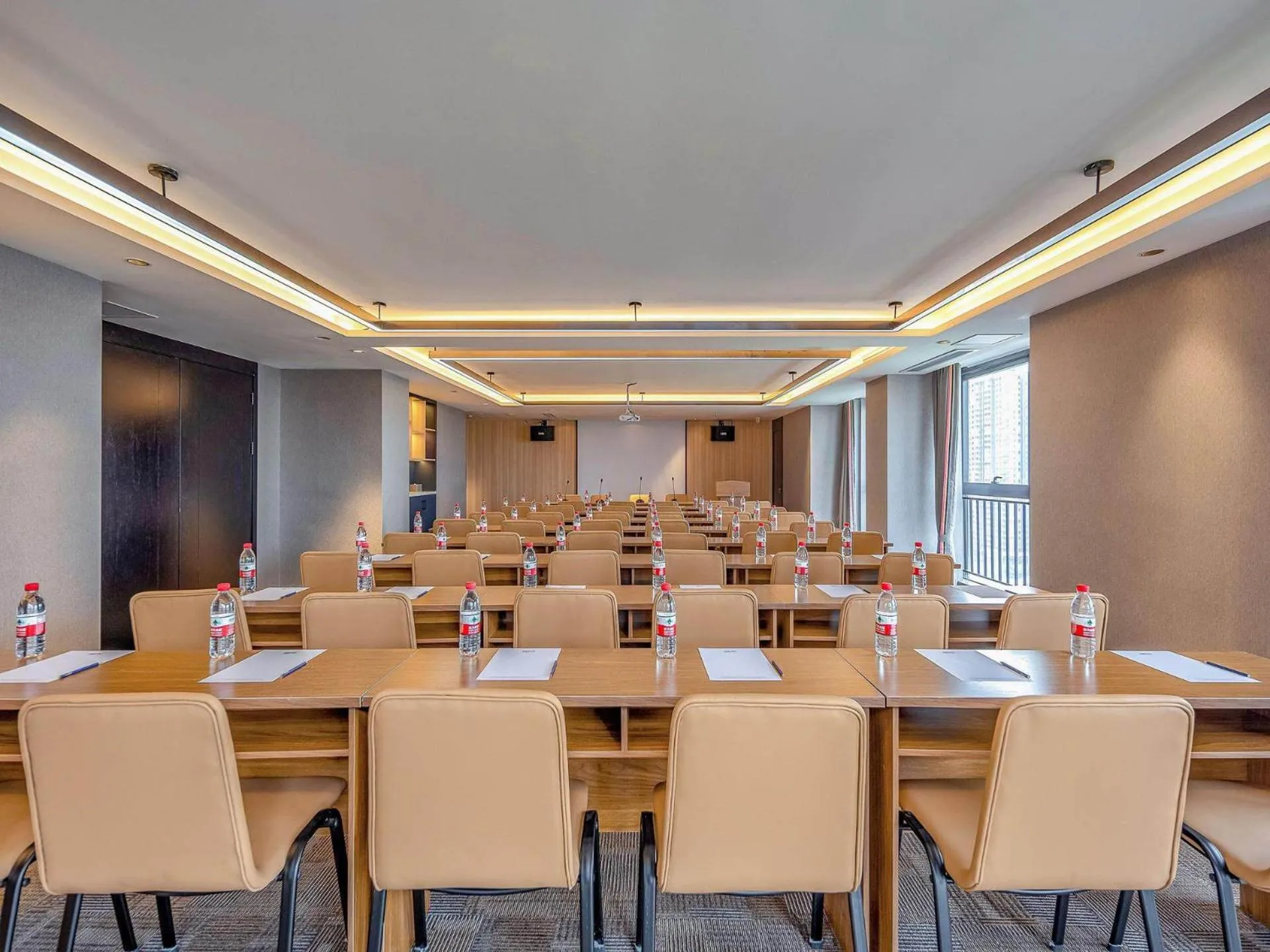 Meeting/conference room in Park Inn by Radisson Chongqing Yuelai International Expo Center
