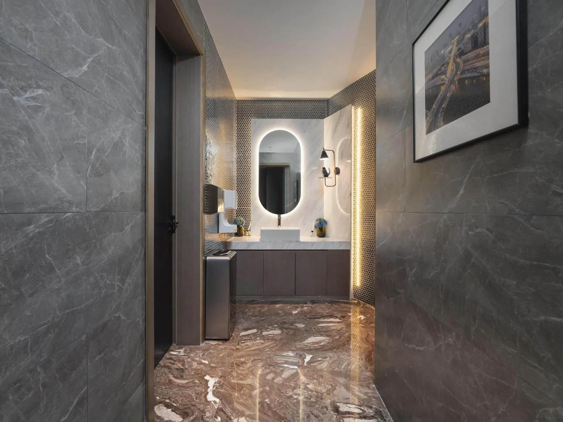 Toilet in Park Inn by Radission Tianjin Binhai International Airport