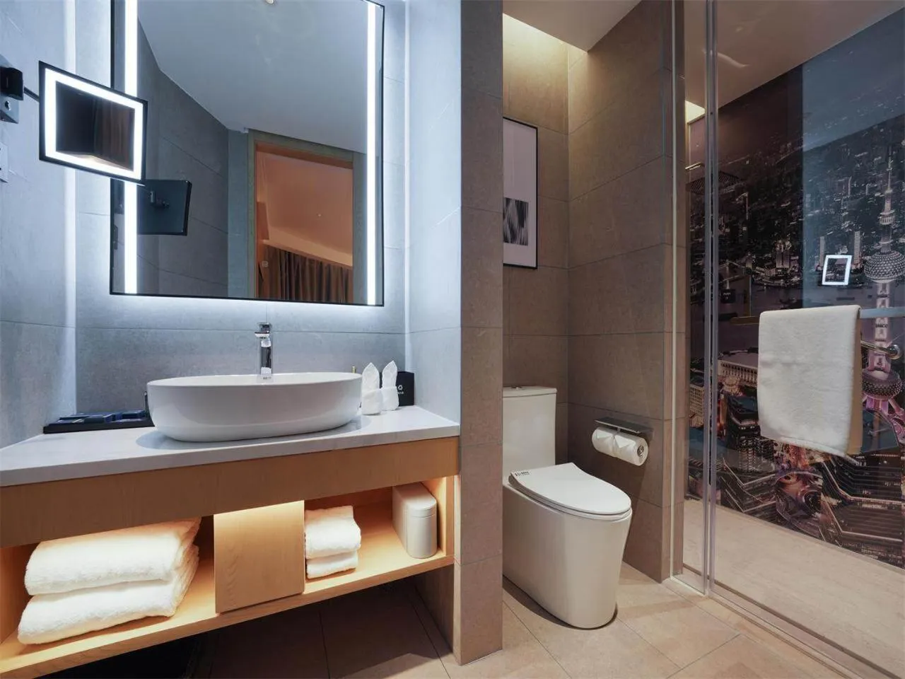 Toilet in Park Inn by Radission Tianjin Binhai International Airport