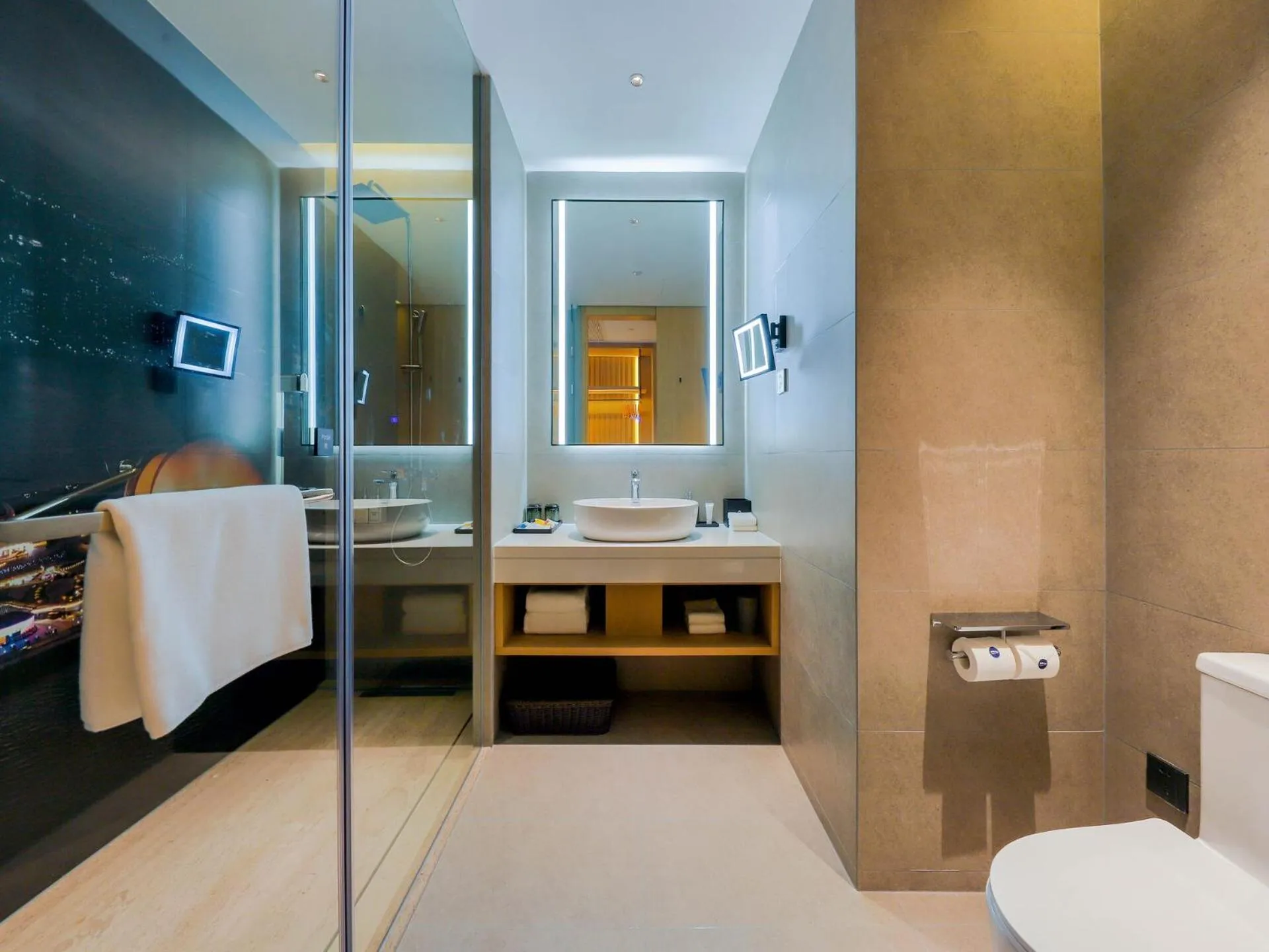 Bathroom in Park Inn by Radisson Zhuhai Gaolan Port