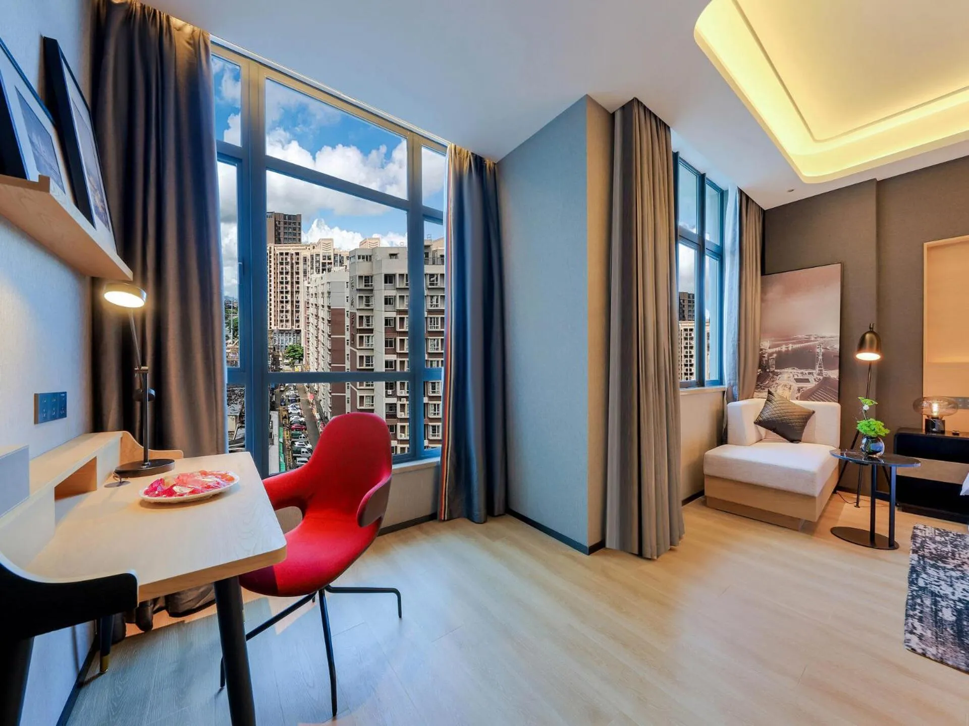 Photo of the whole room, Bed in Park Inn by Radisson Zhuhai Gaolan Port