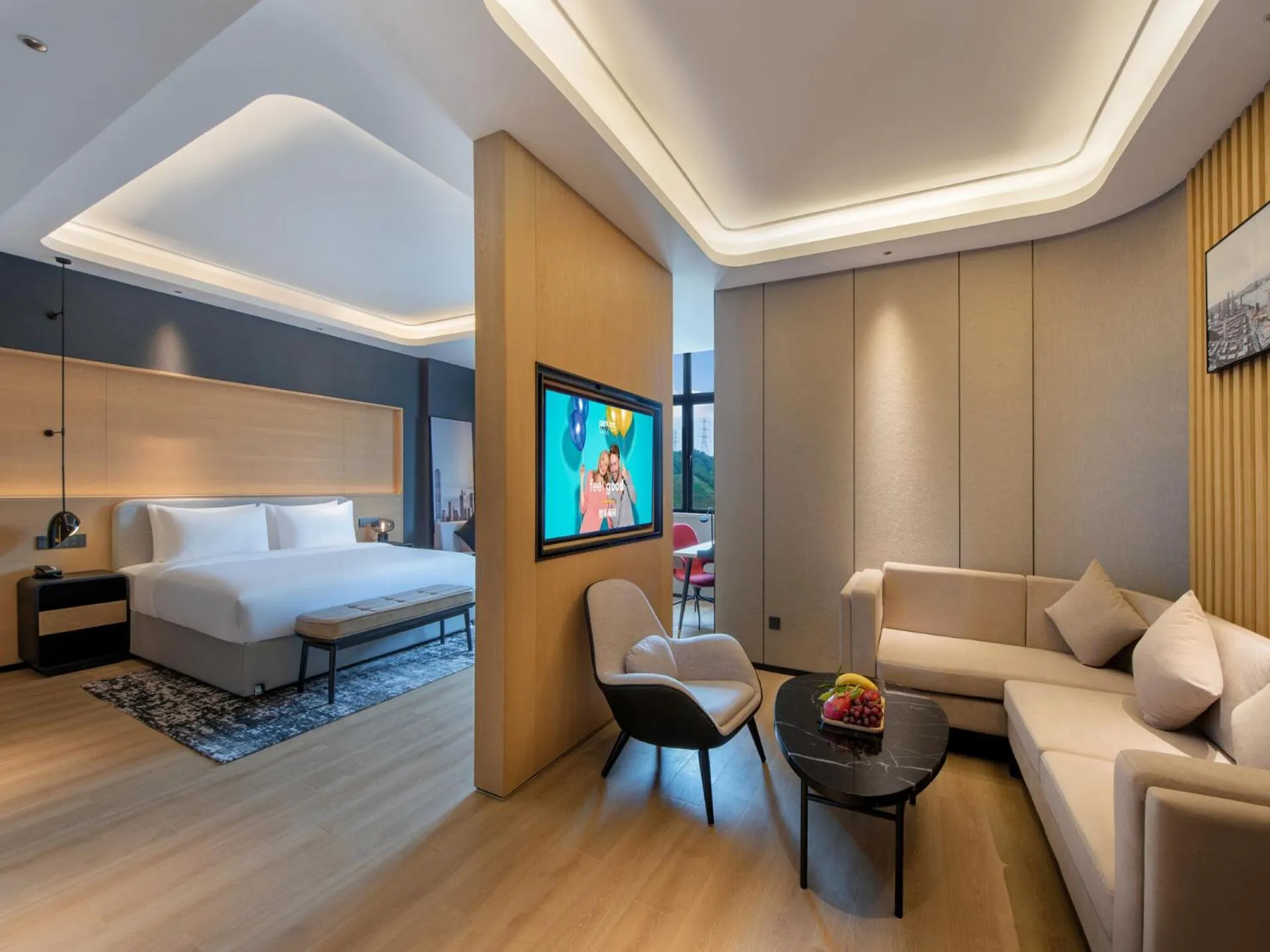 Photo of the whole room, Bed in Park Inn by Radisson Zhuhai Gaolan Port