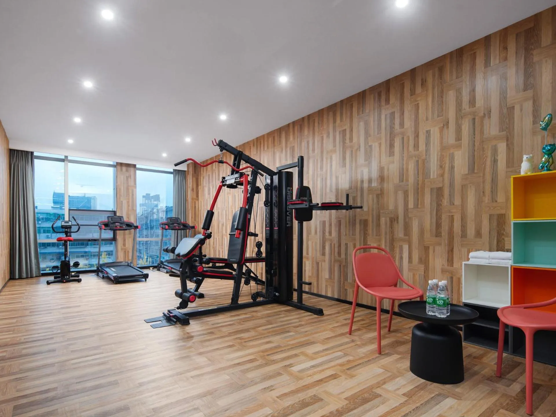 Park Inn by Radisson Hanzhong Central Square & High speed rail station