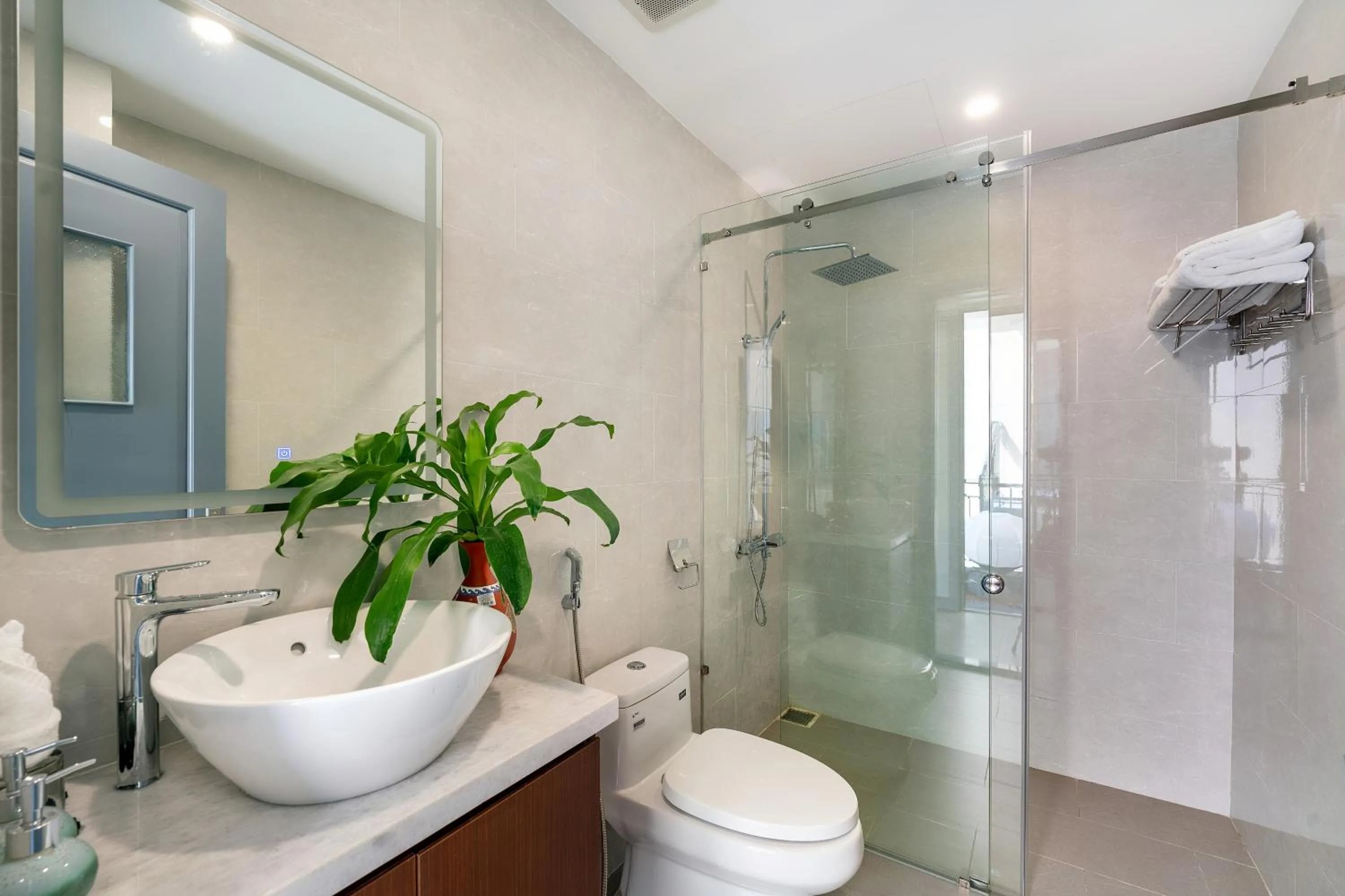 Shower in Full Moon Apartments & Villa - Hoi An