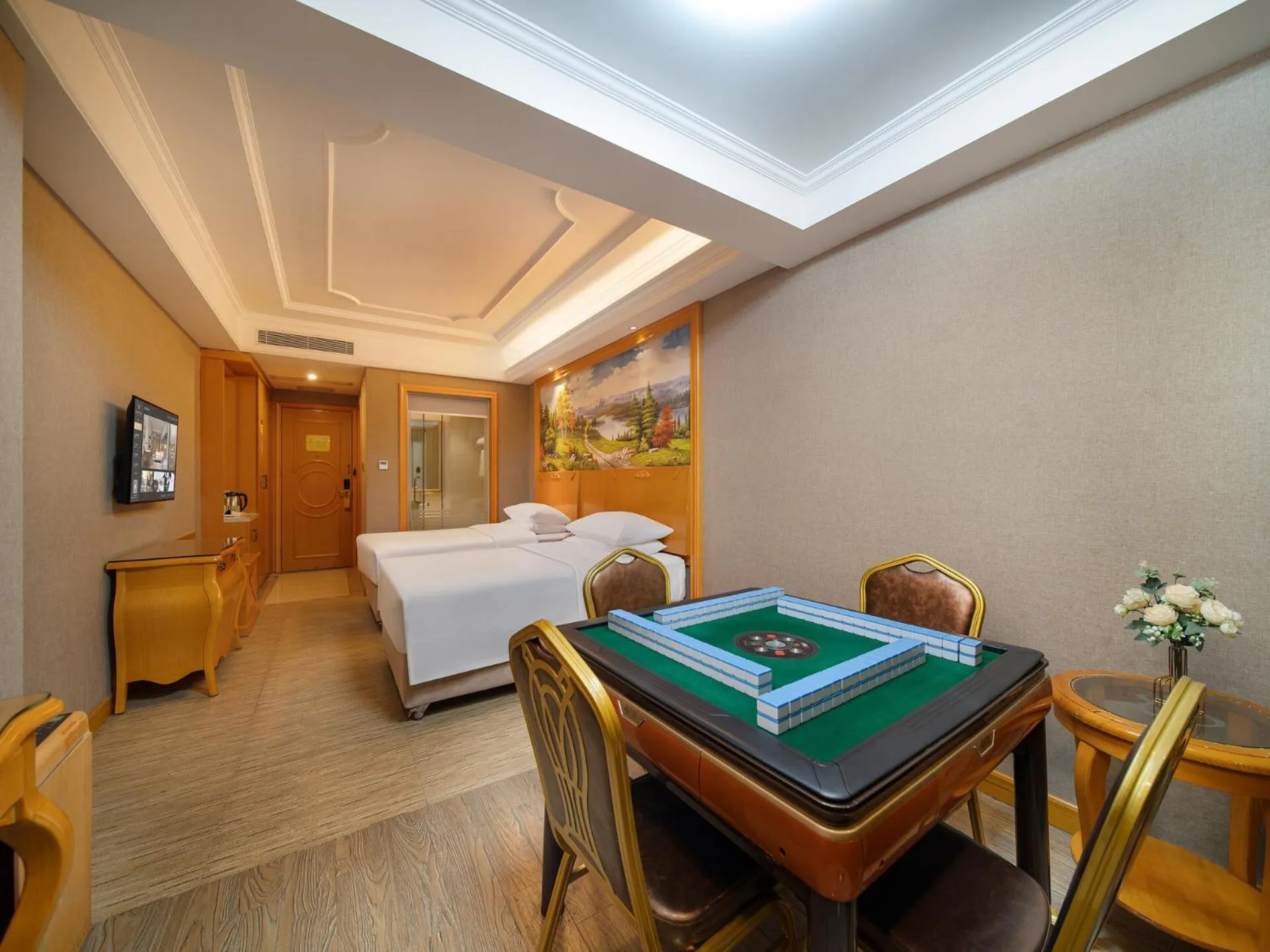 Bed in Vienna International Hotel Shenzhen Longhua Xiken