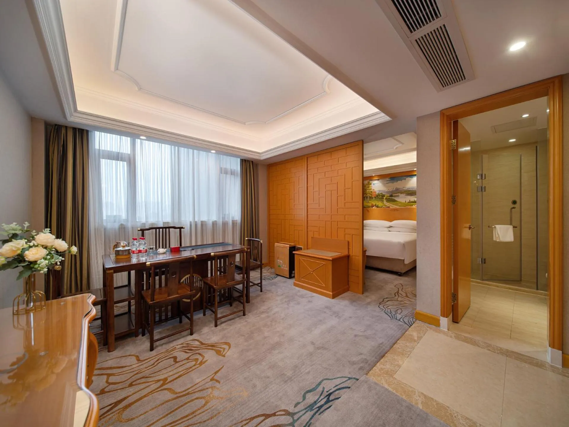 Bed in Vienna International Hotel Shenzhen Longhua Xiken