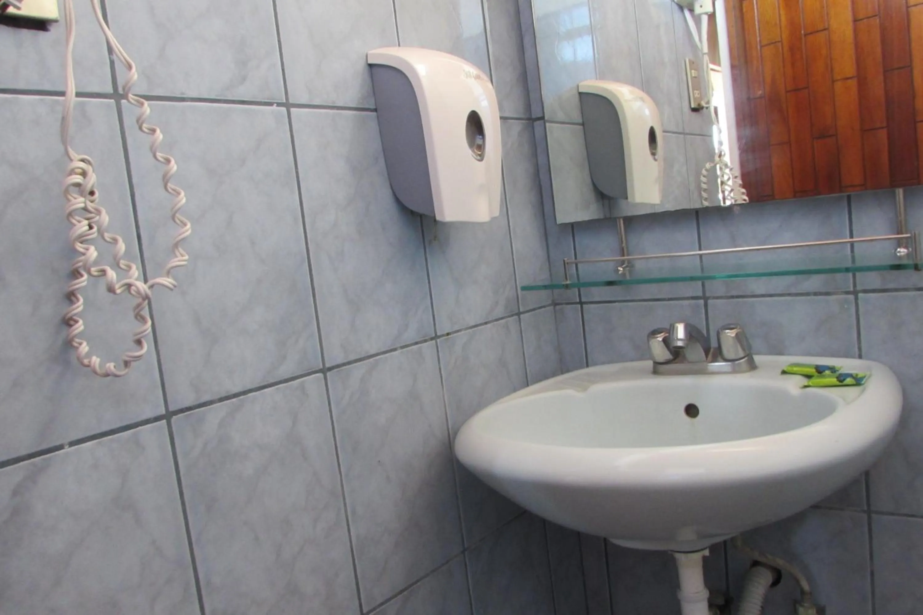 Bathroom in Hotel La Siesta