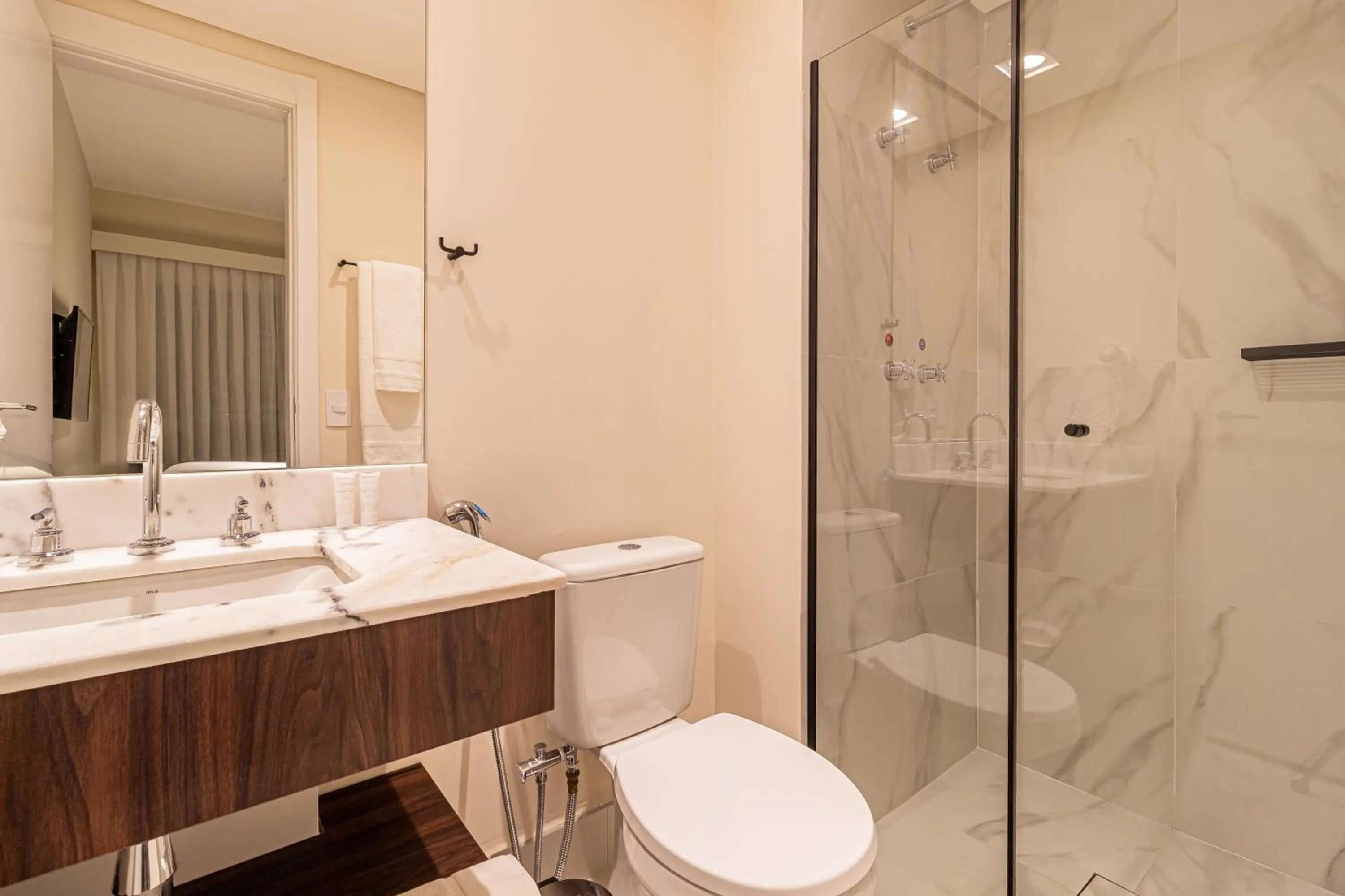 Shower in Iconyc House of Charlie