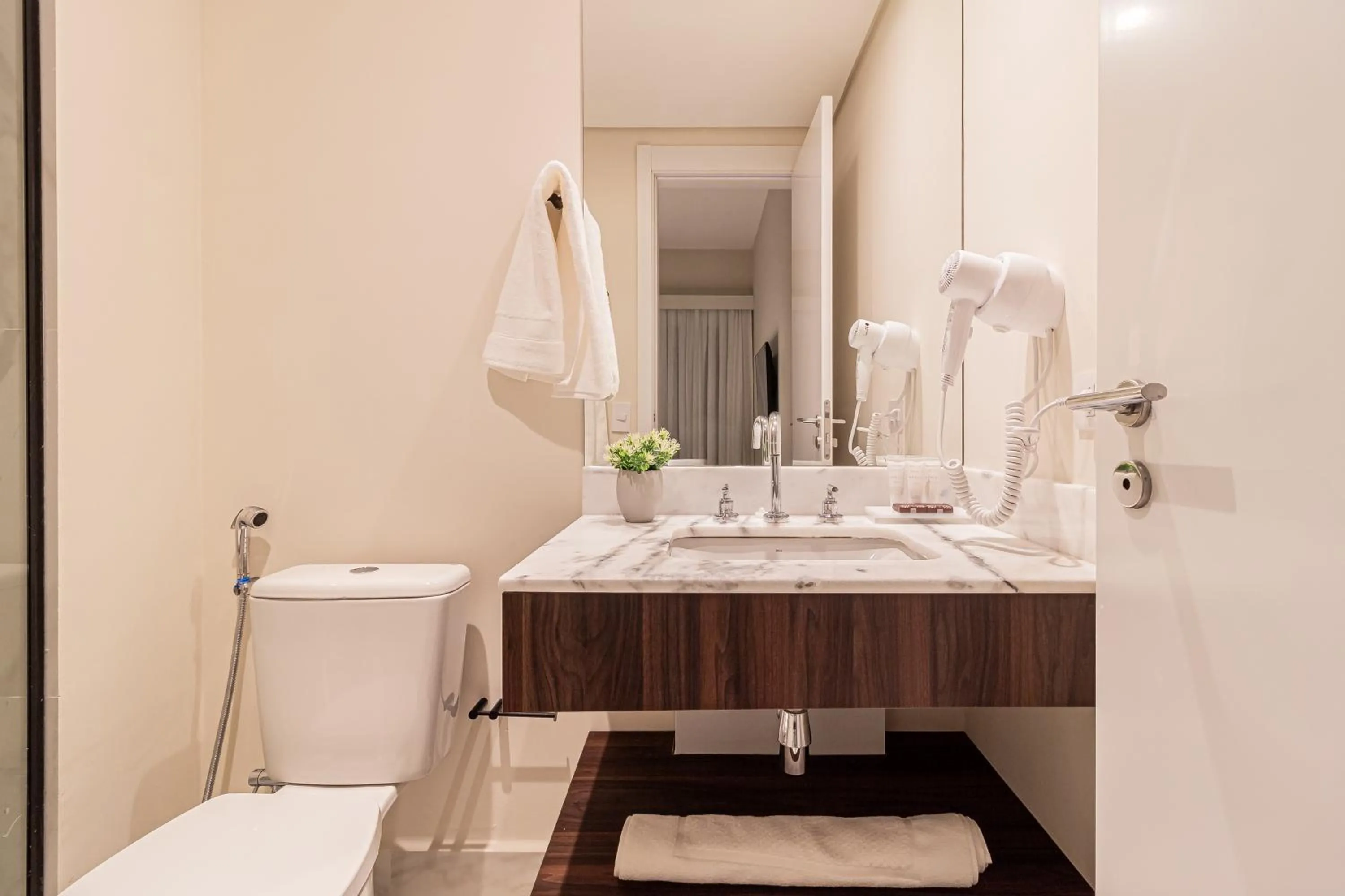 Shower in Iconyc House of Charlie