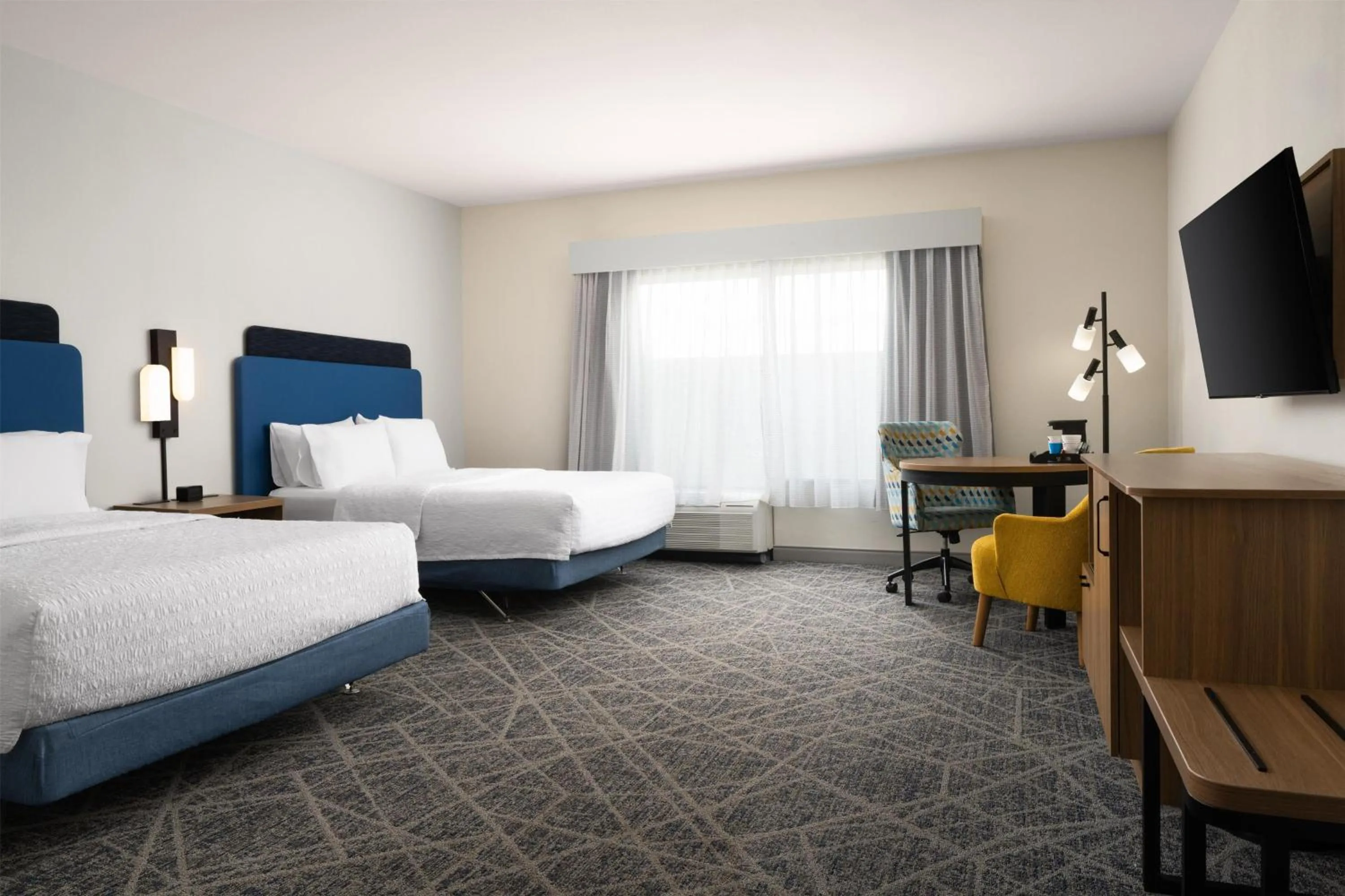 Bedroom, Bed in Hampton Inn & Suites Albuquerque North/I-25