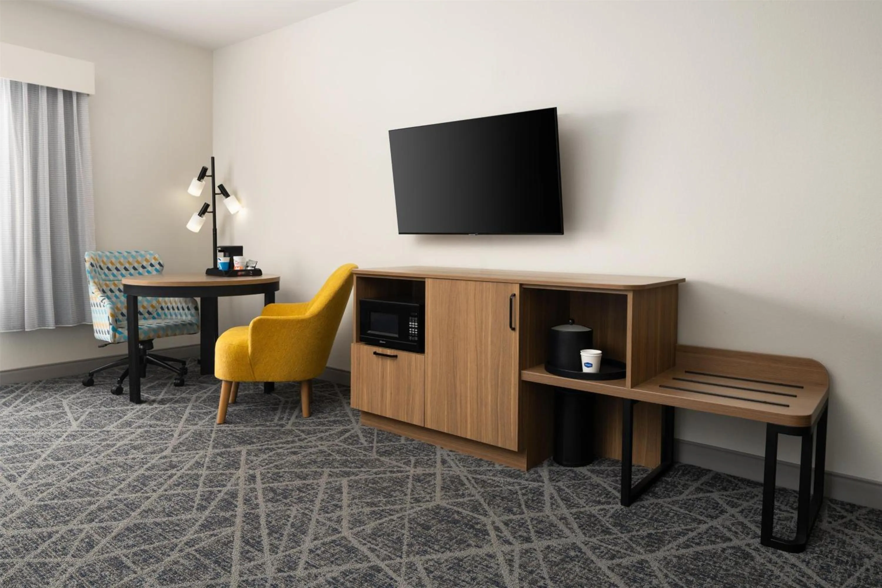 Bedroom in Hampton Inn & Suites Albuquerque North/I-25