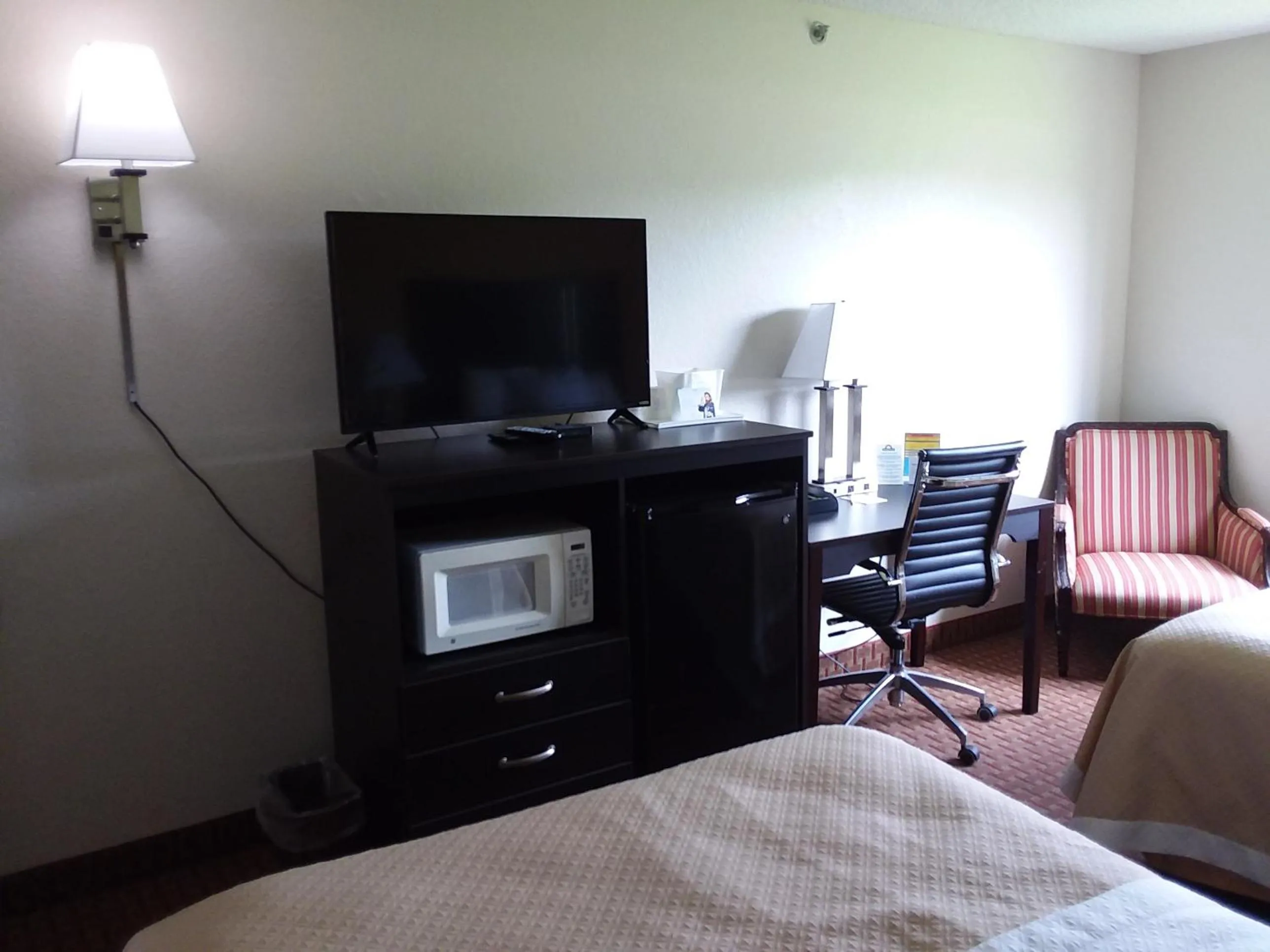 Bedroom, Bed in Days Inn by Wyndham Hornell NY