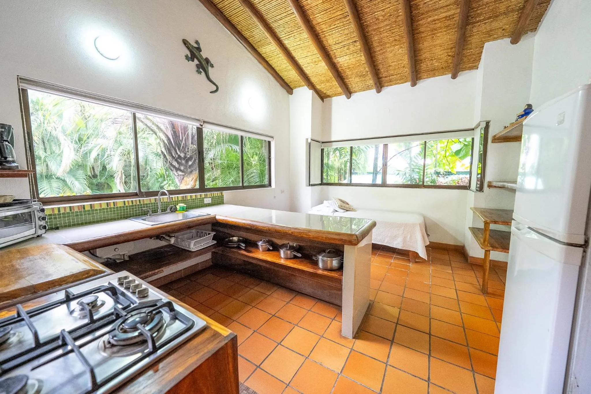 Kitchen or kitchenette in Dreamcatcher Hotel - Live the Dream of Santa Teresa