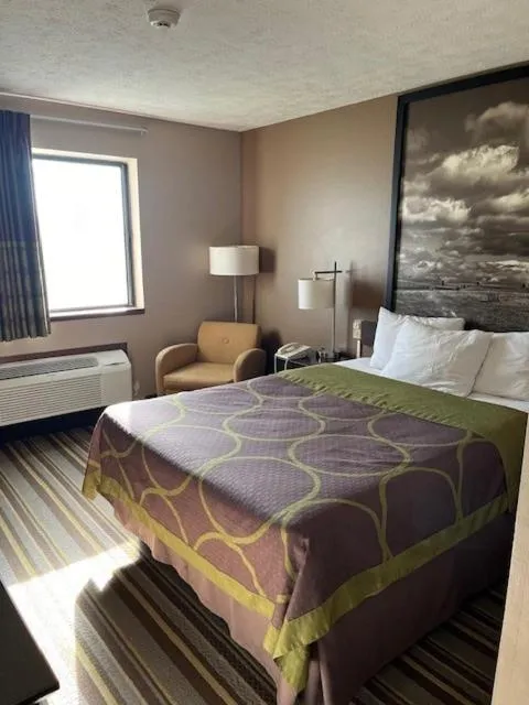 Bed in Super 8 by Wyndham Hastings