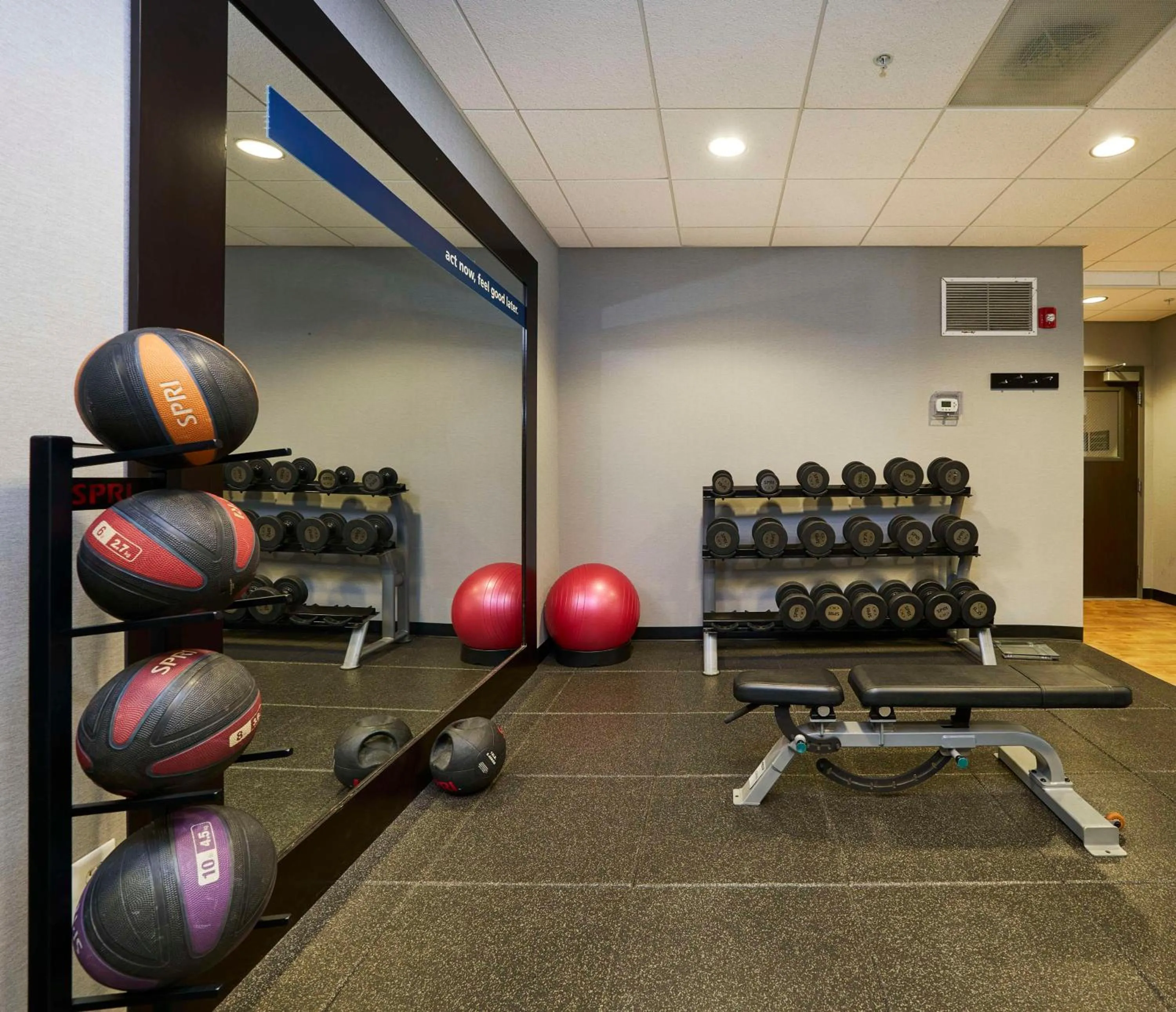 Photo of the whole room in Hampton Inn & Suites Salinas