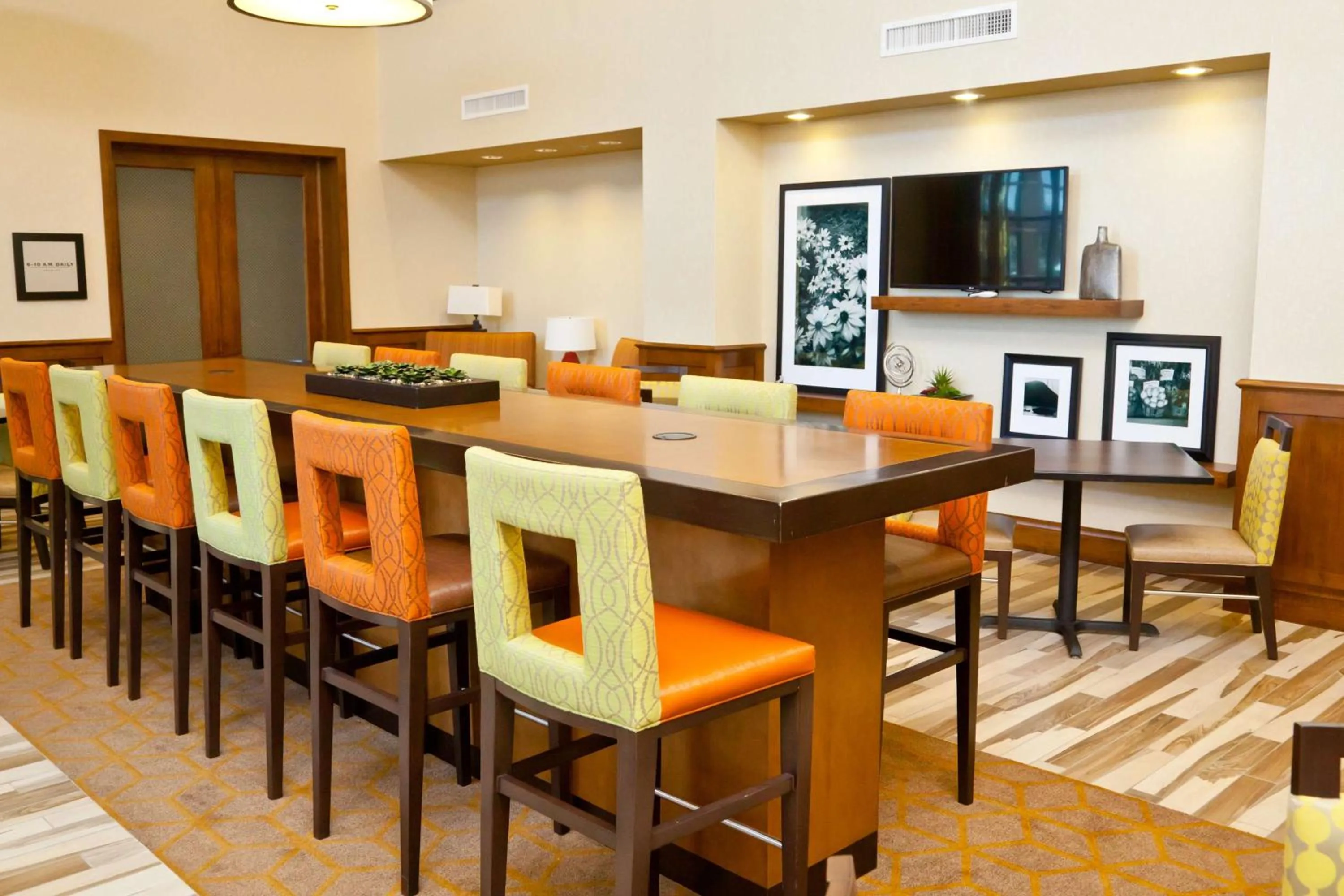 Lobby or reception in Hampton Inn & Suites Salinas